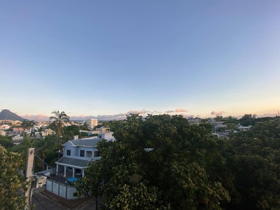 Modern Flat in Flic en Flac-walk to the beach view 3