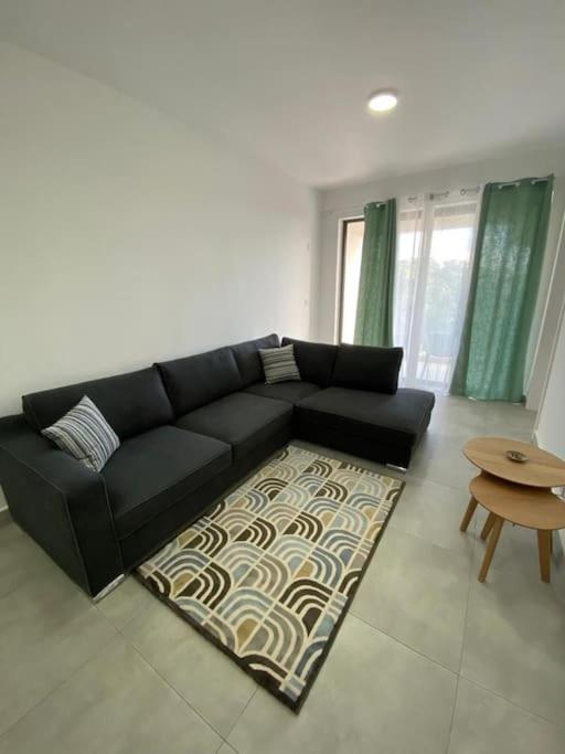 Modern Flat in Flic en Flac-walk to the beach view 5