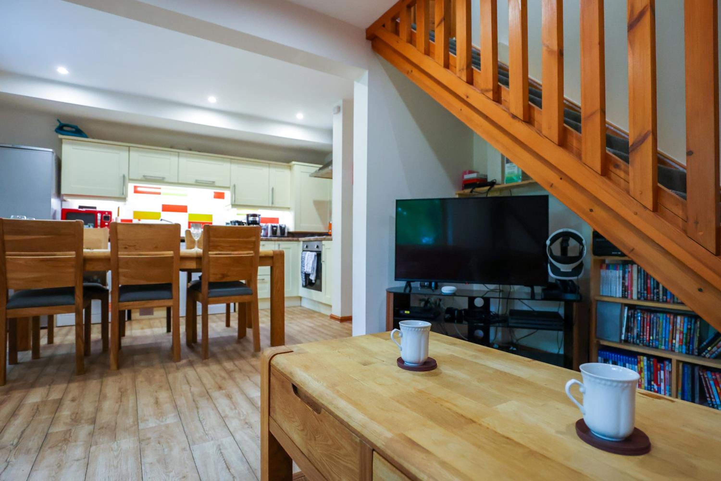 Lodge Nine for 6 with Hot Tub - Spa Resort in Devon view 5