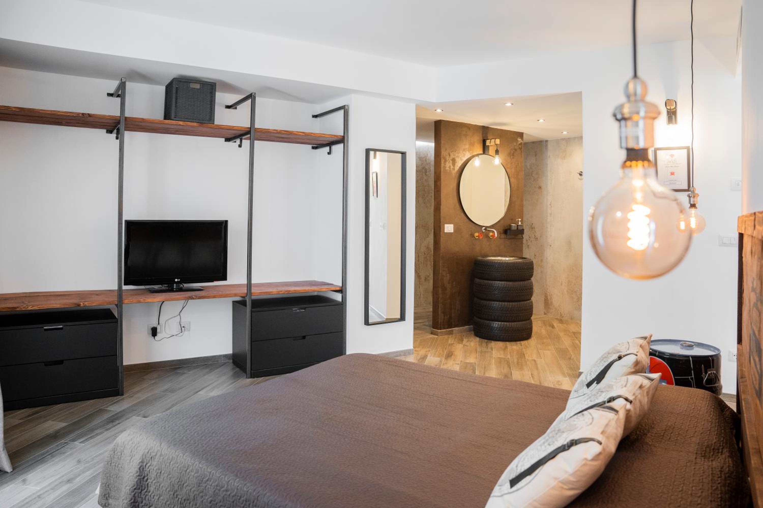 Vespa Apartments
