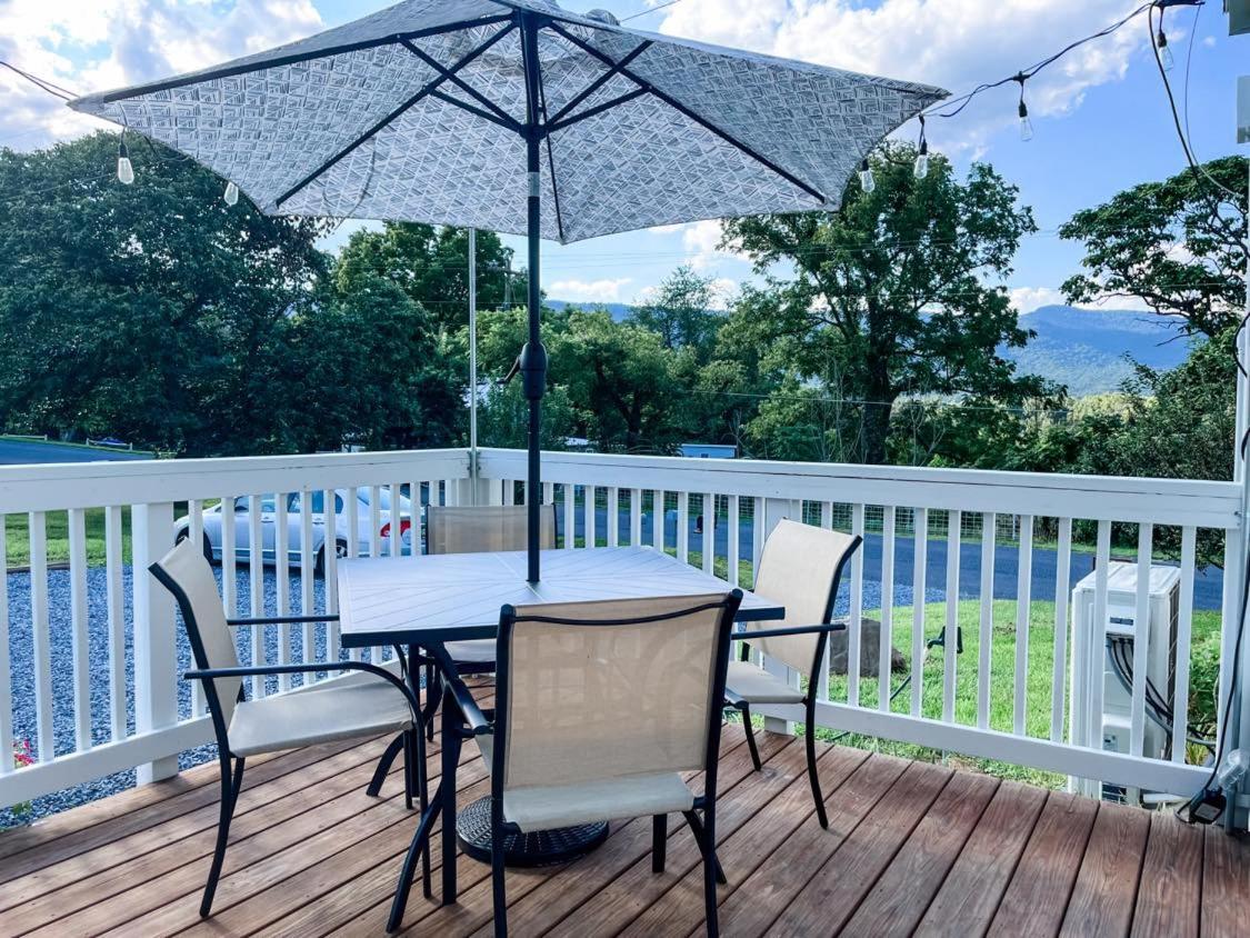 The Orchard, a family friendly home- hot tub, fire pit, yard games view 4