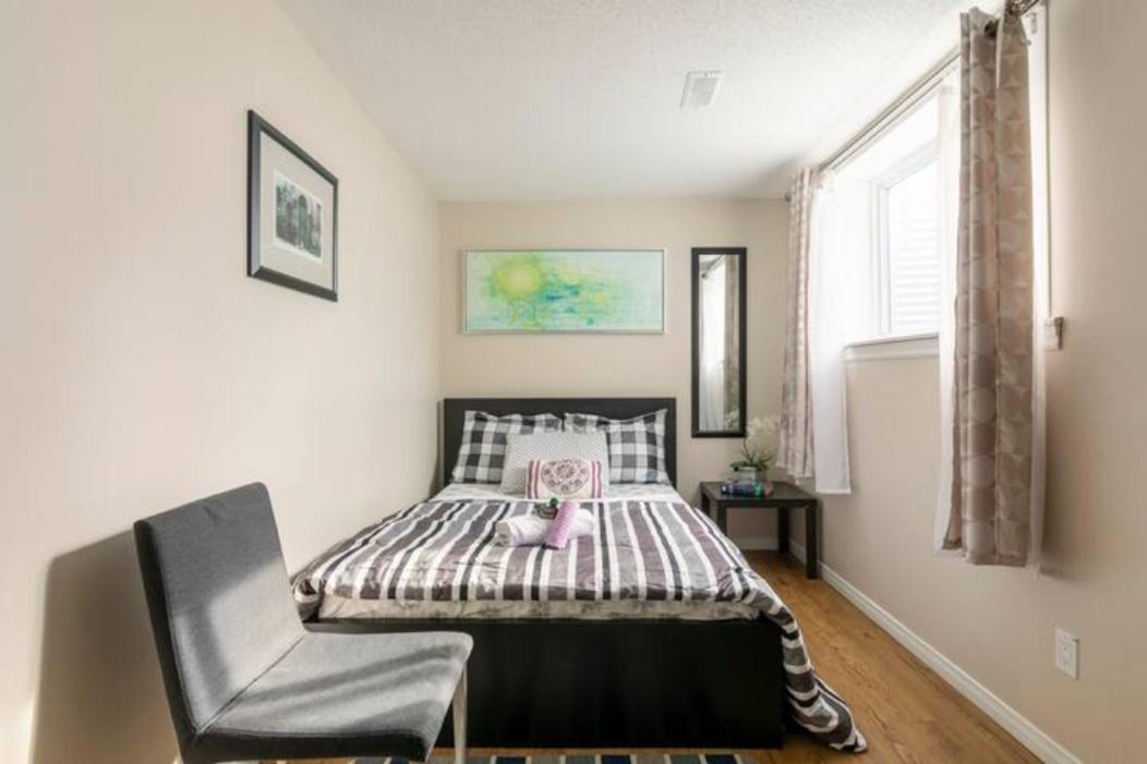 Self check-in spacious apartment with full Kitchen view 3