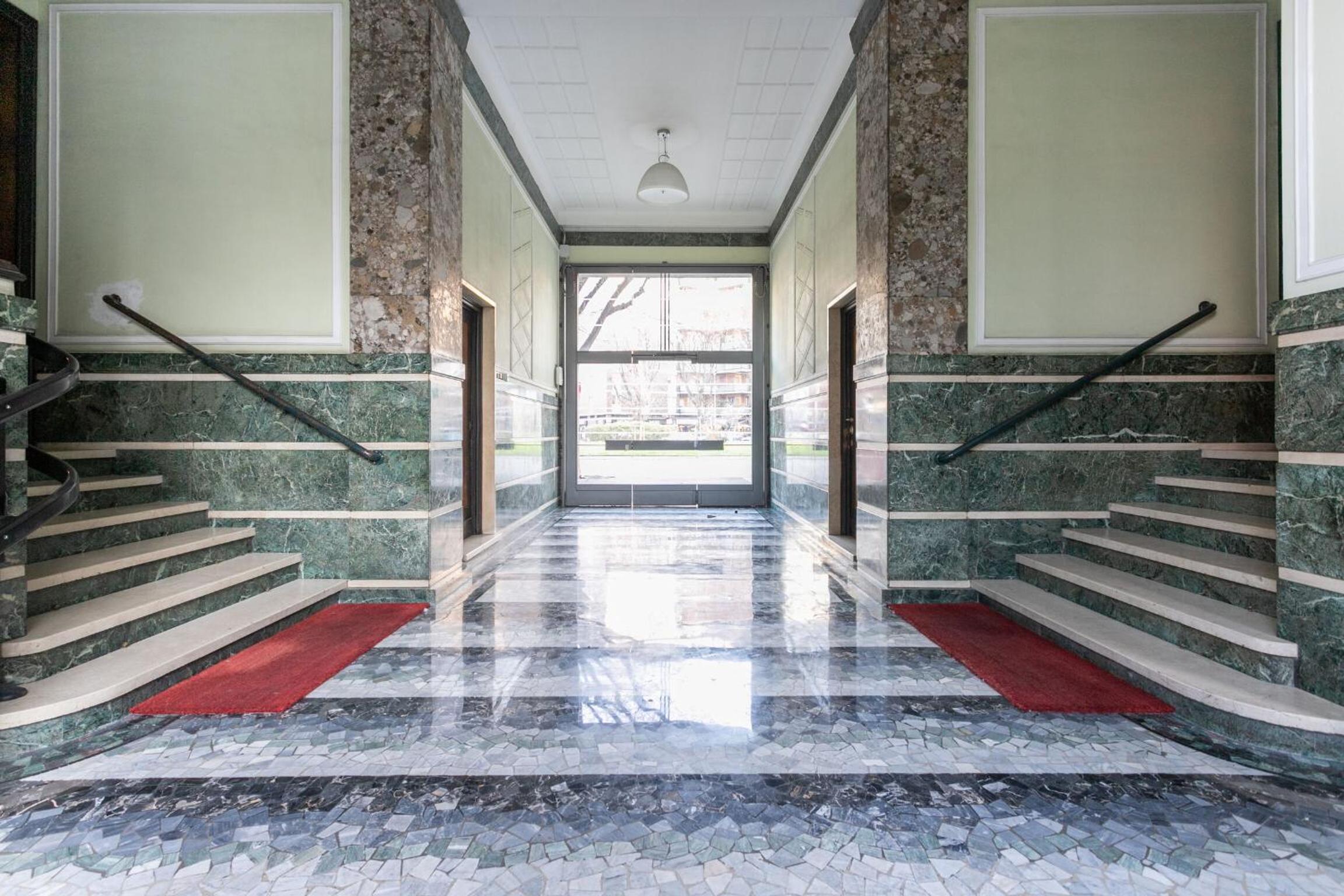 Segrino, Elegant Apartment In The Heart Of The Isola District