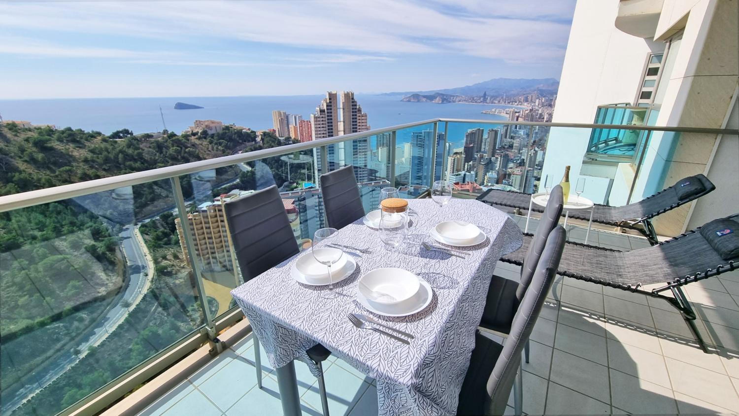 Terraza privada y soleada con vistas al mar - planta 26 view 3