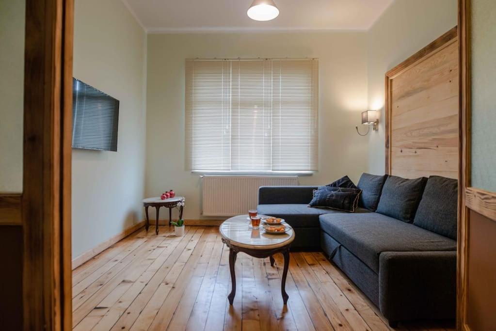 Waterfront Apartment by the Tram - Terrace with Dome & Golden Horn View in Fatih