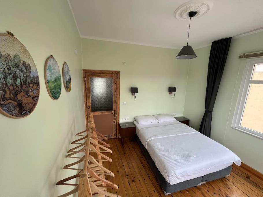 Waterfront Apartment by the Tram - Terrace with Dome & Golden Horn View in Fatih