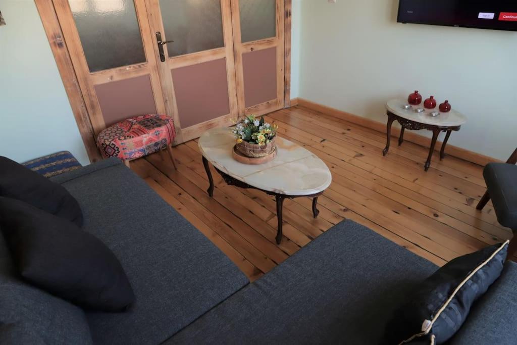 Waterfront Apartment by the Tram - Terrace with Dome & Golden Horn View in Fatih