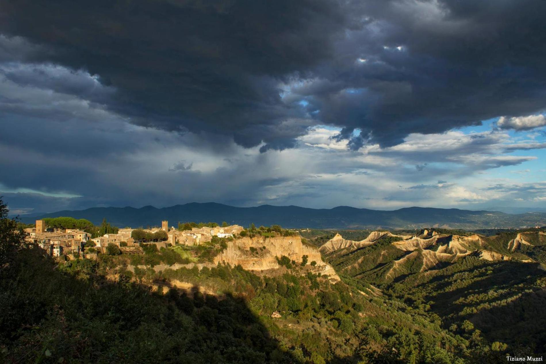 La Finestra su Civita view 2