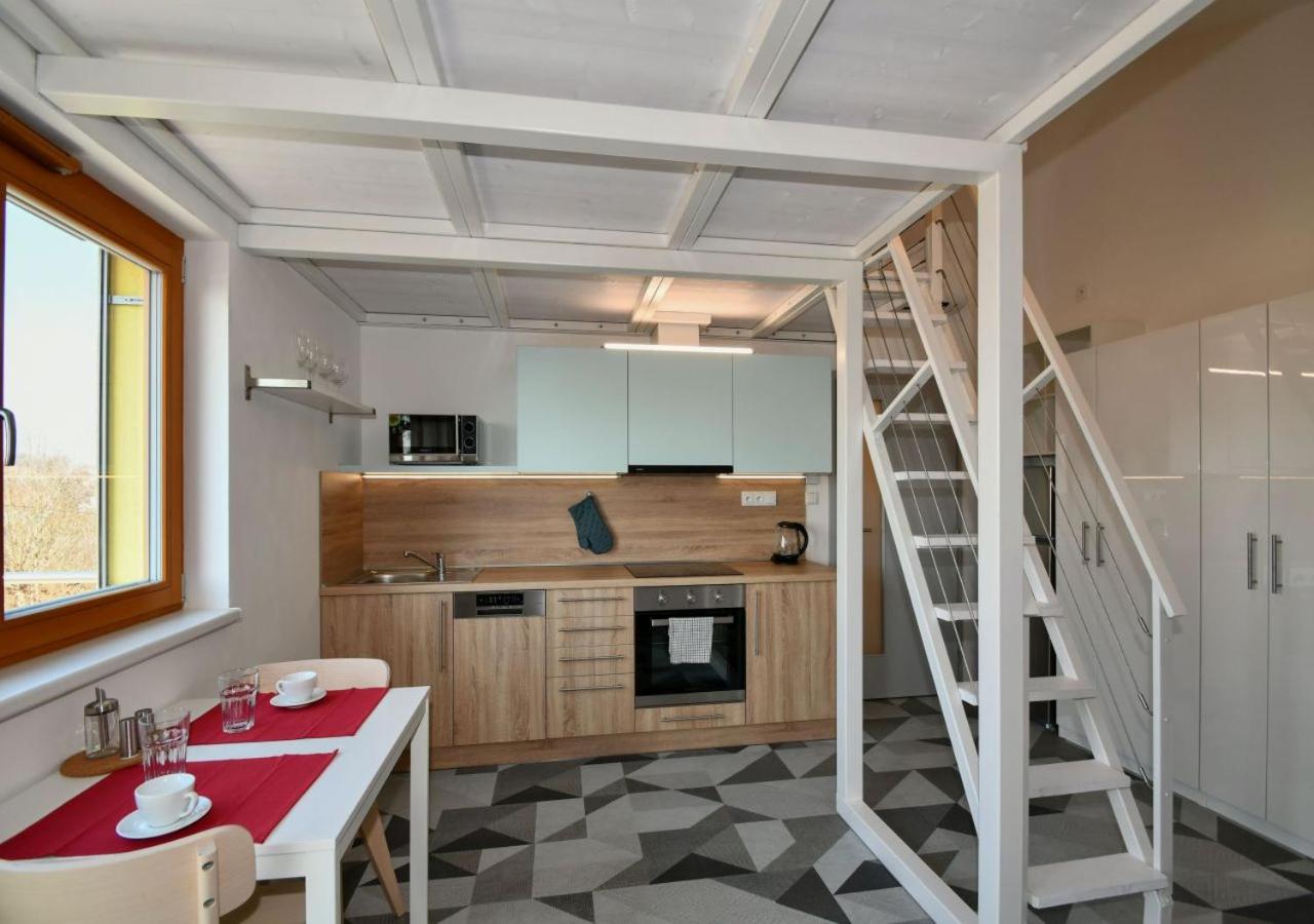 EFI Residence Holzova 28