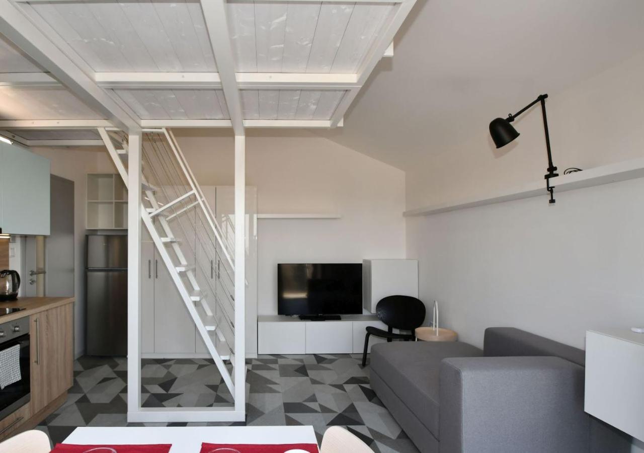 EFI Residence Holzova 28