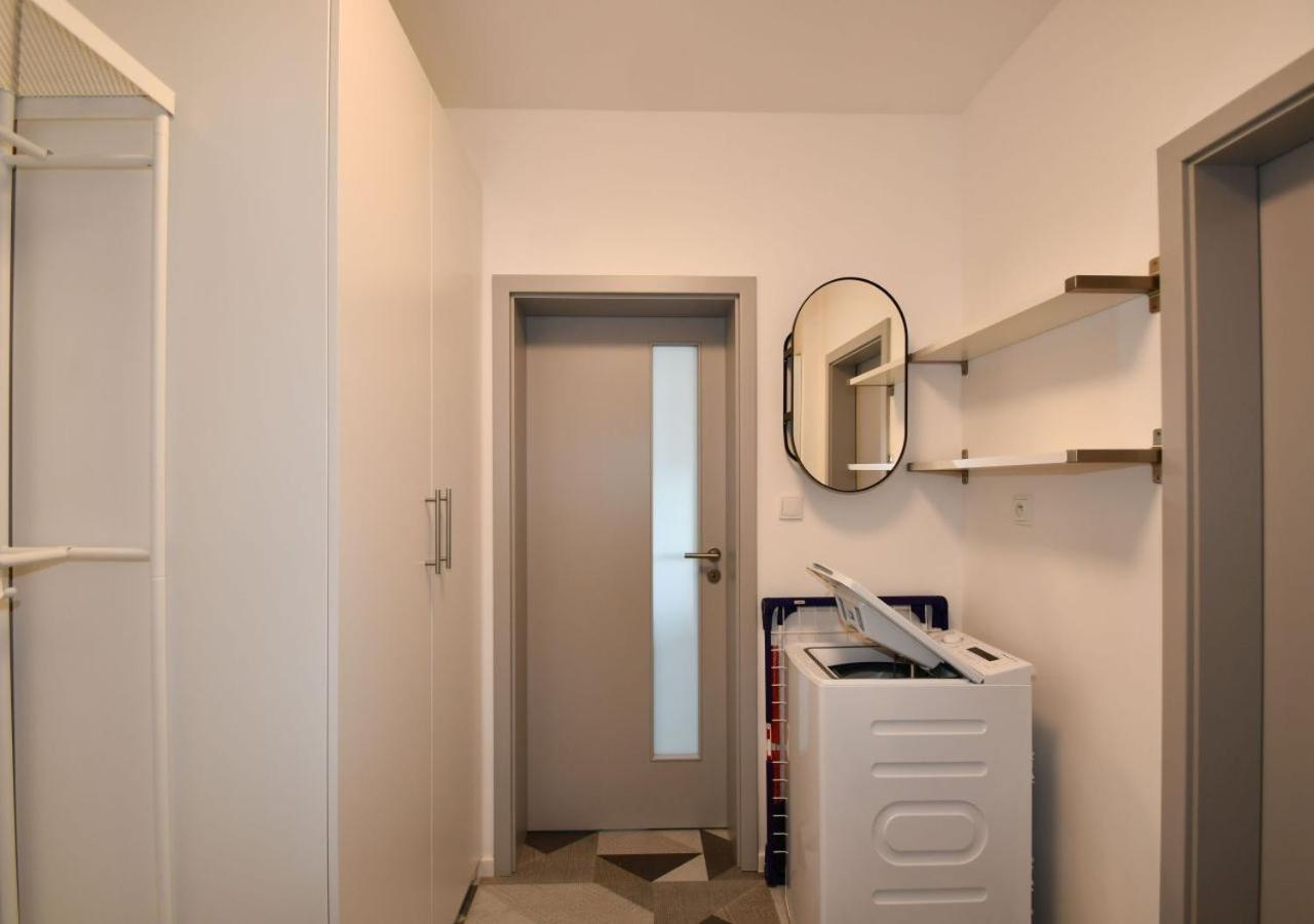 EFI Residence Holzova 28