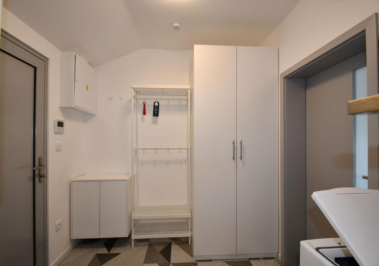 EFI Residence Holzova 28