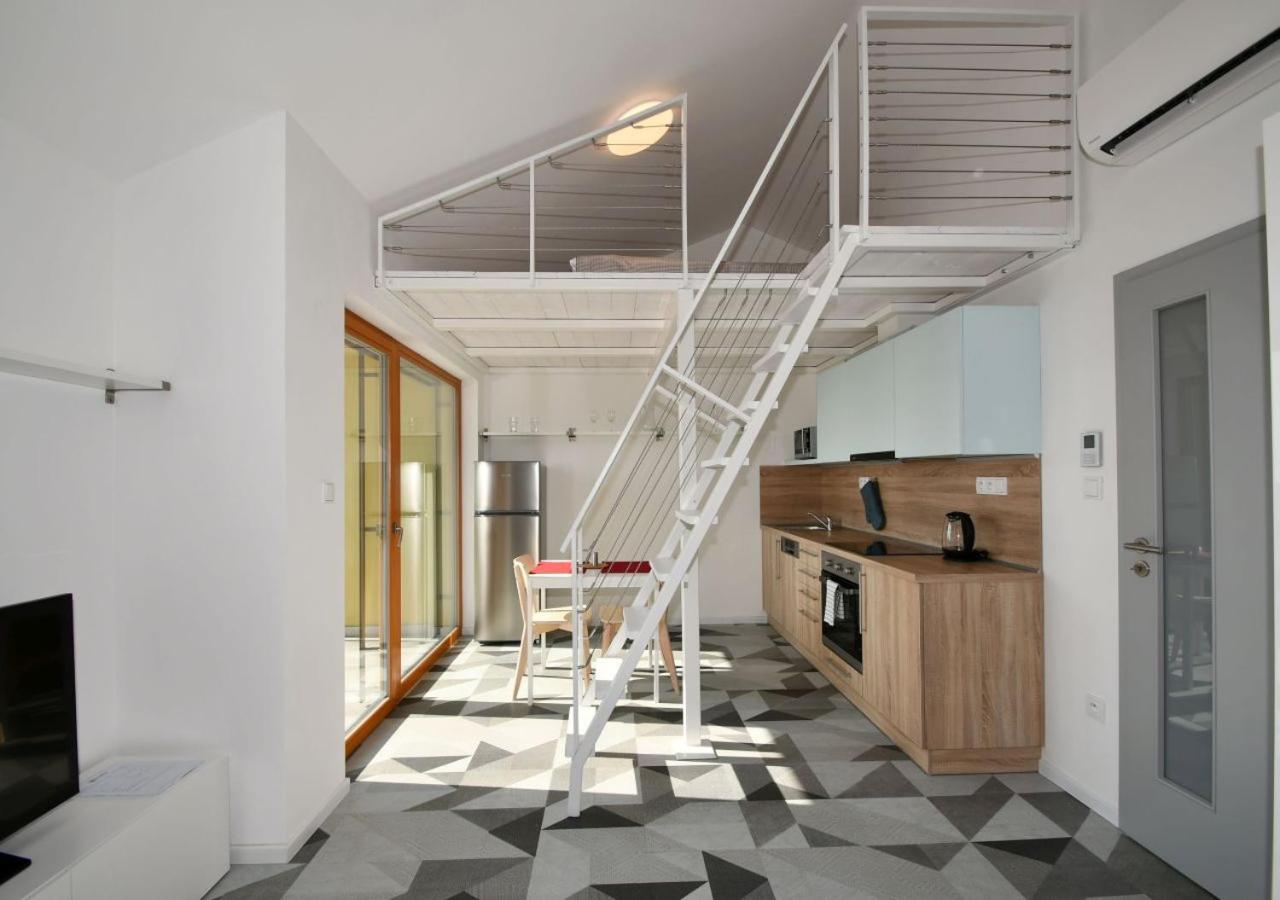 EFI Residence Holzova 28