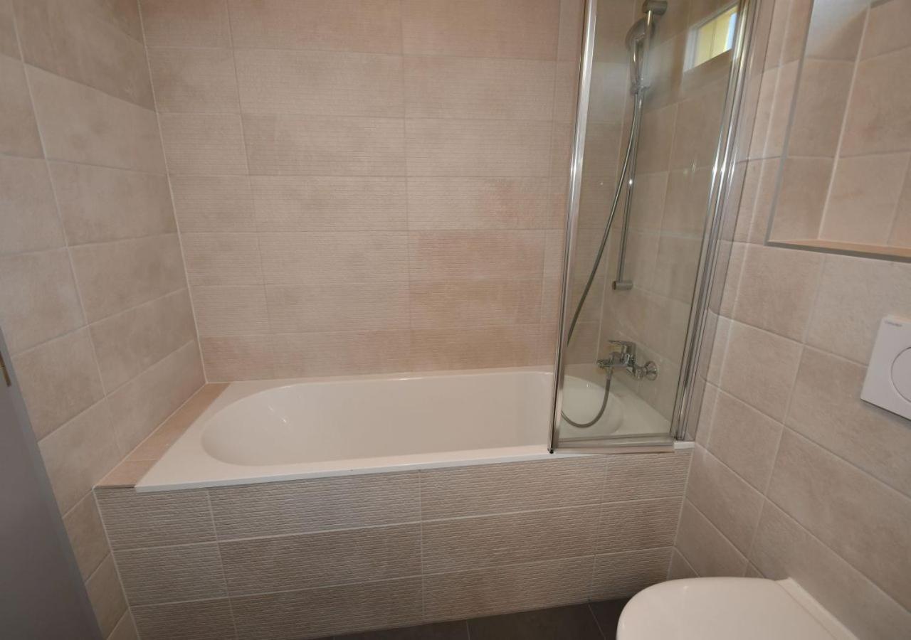 EFI Residence Holzova 28