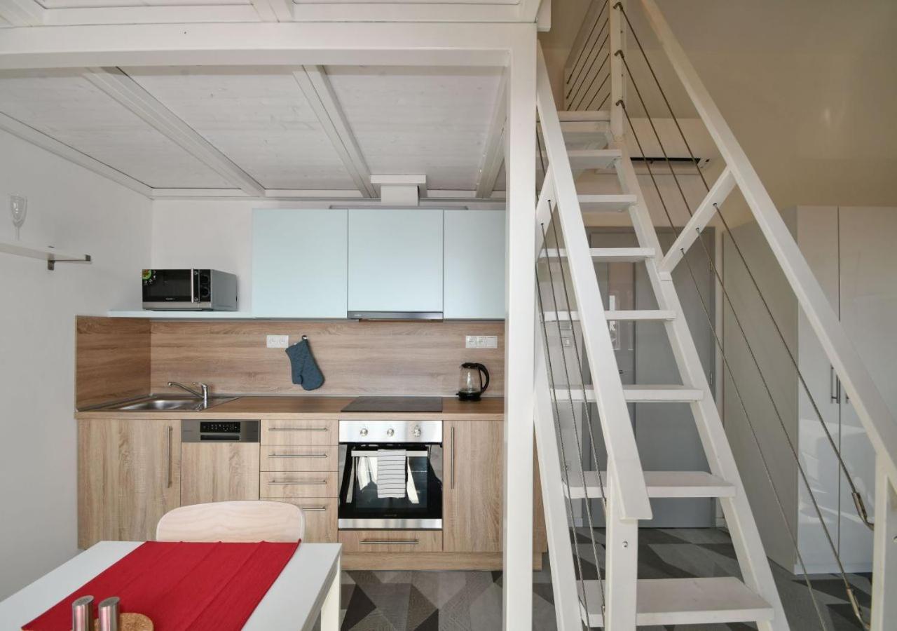 EFI Residence Holzova 28