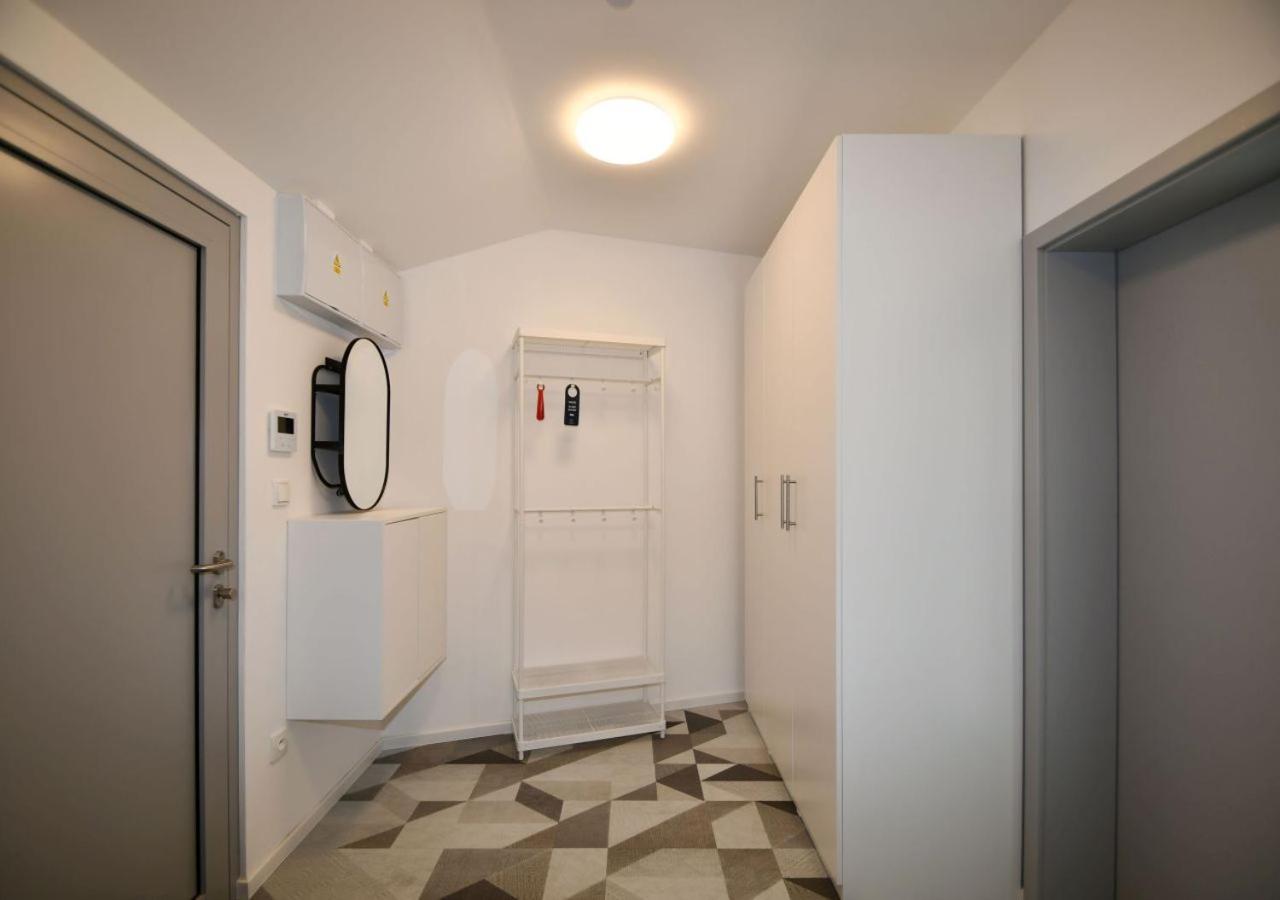 EFI Residence Holzova 28