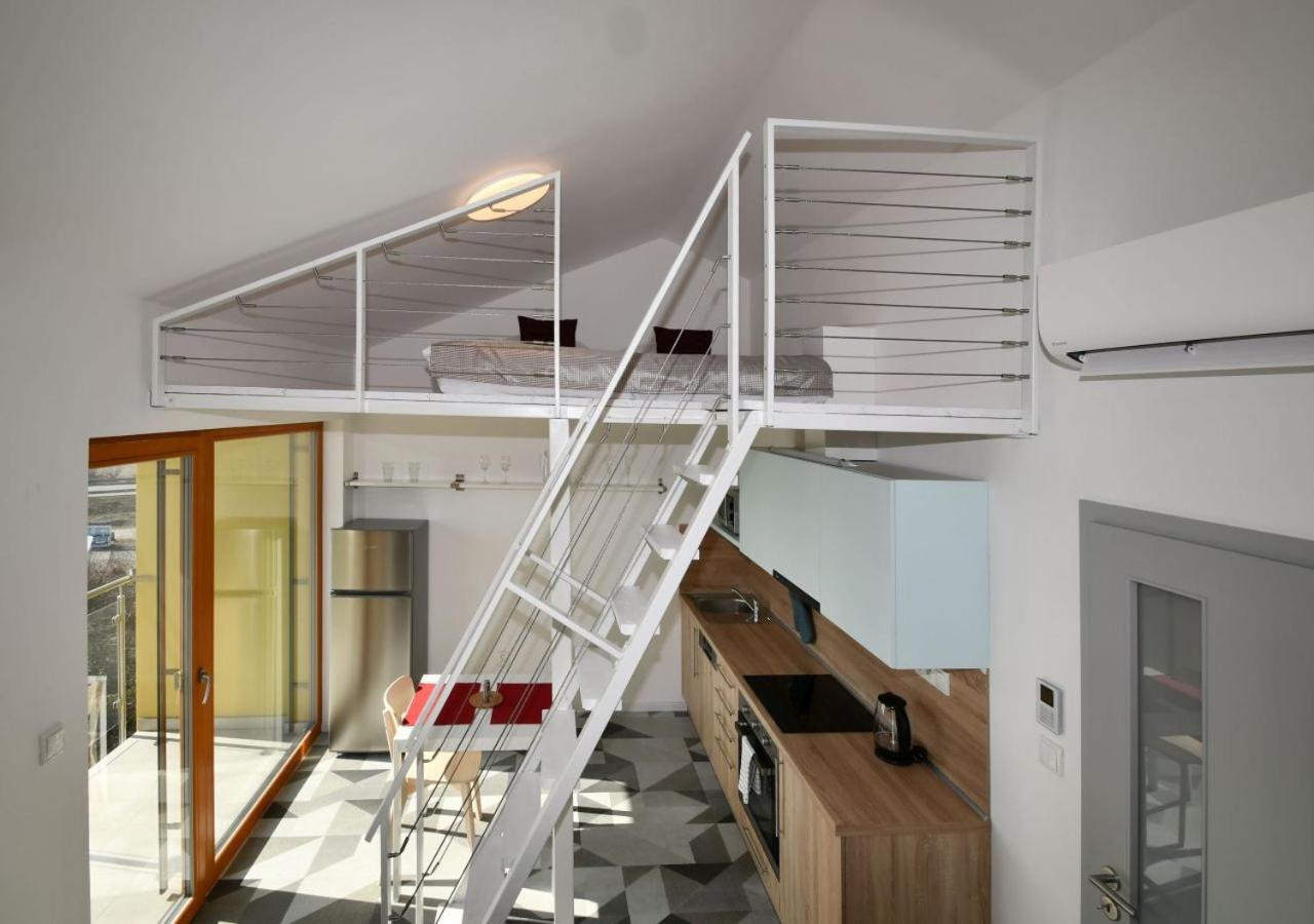 EFI Residence Holzova 28