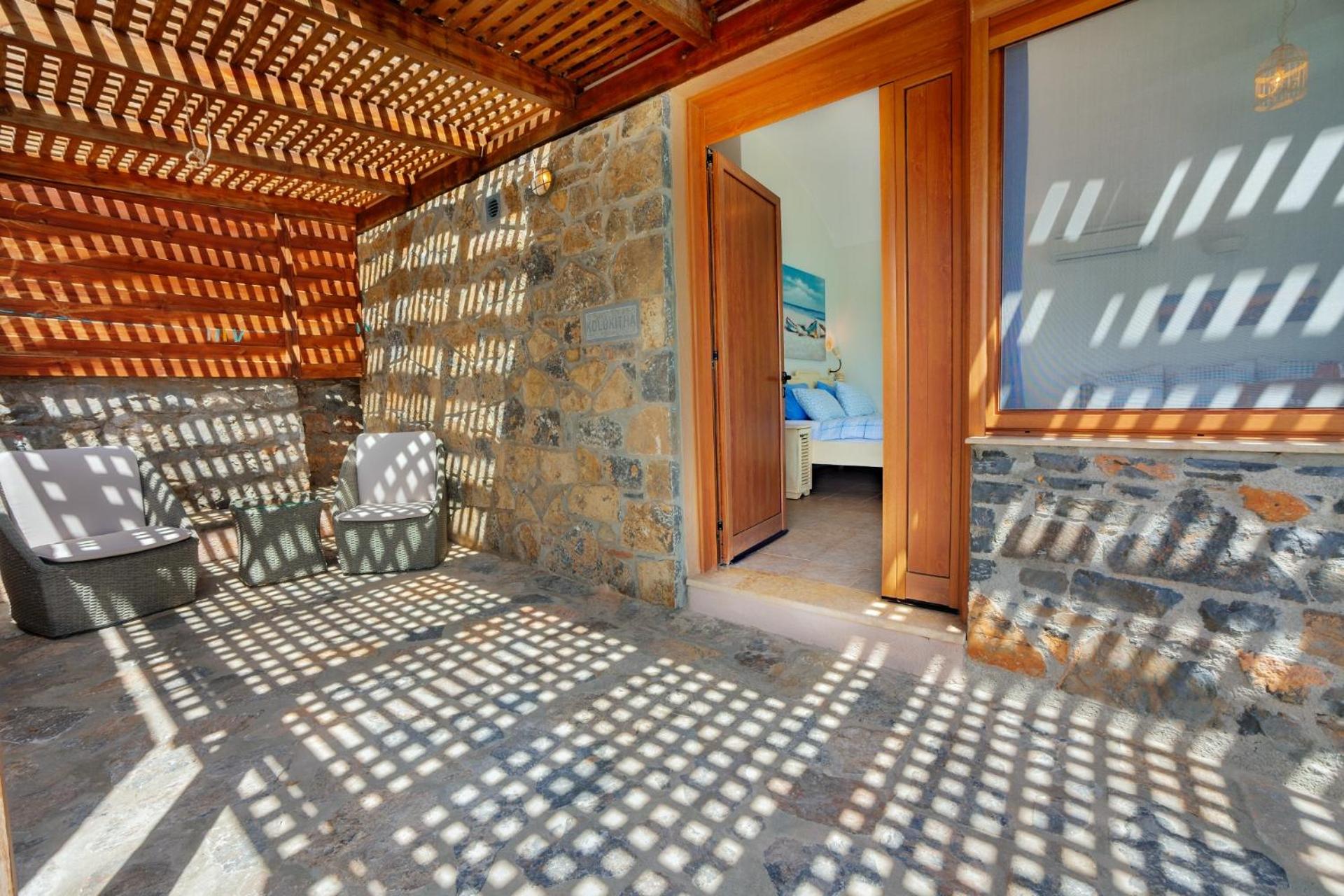 Plaka Beach Cottages photo 2