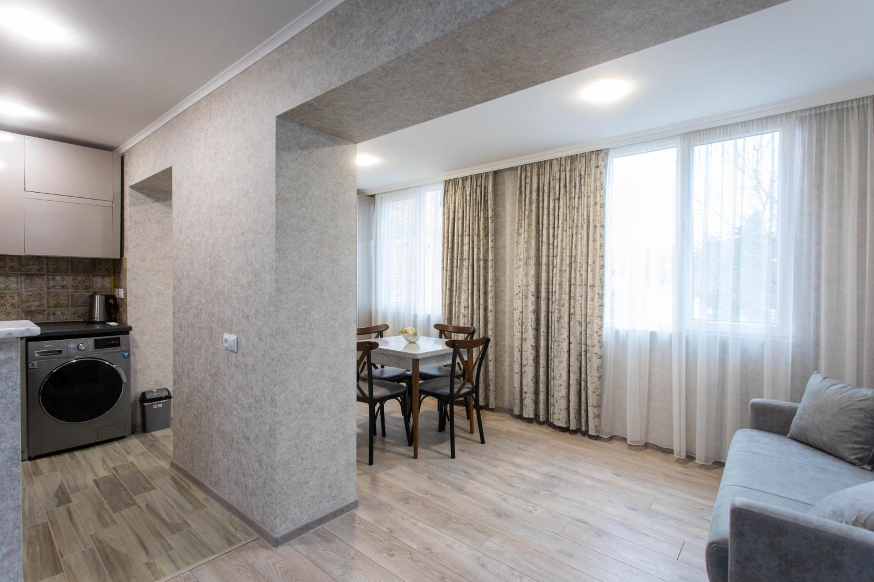 Ninia's Apartment view 4