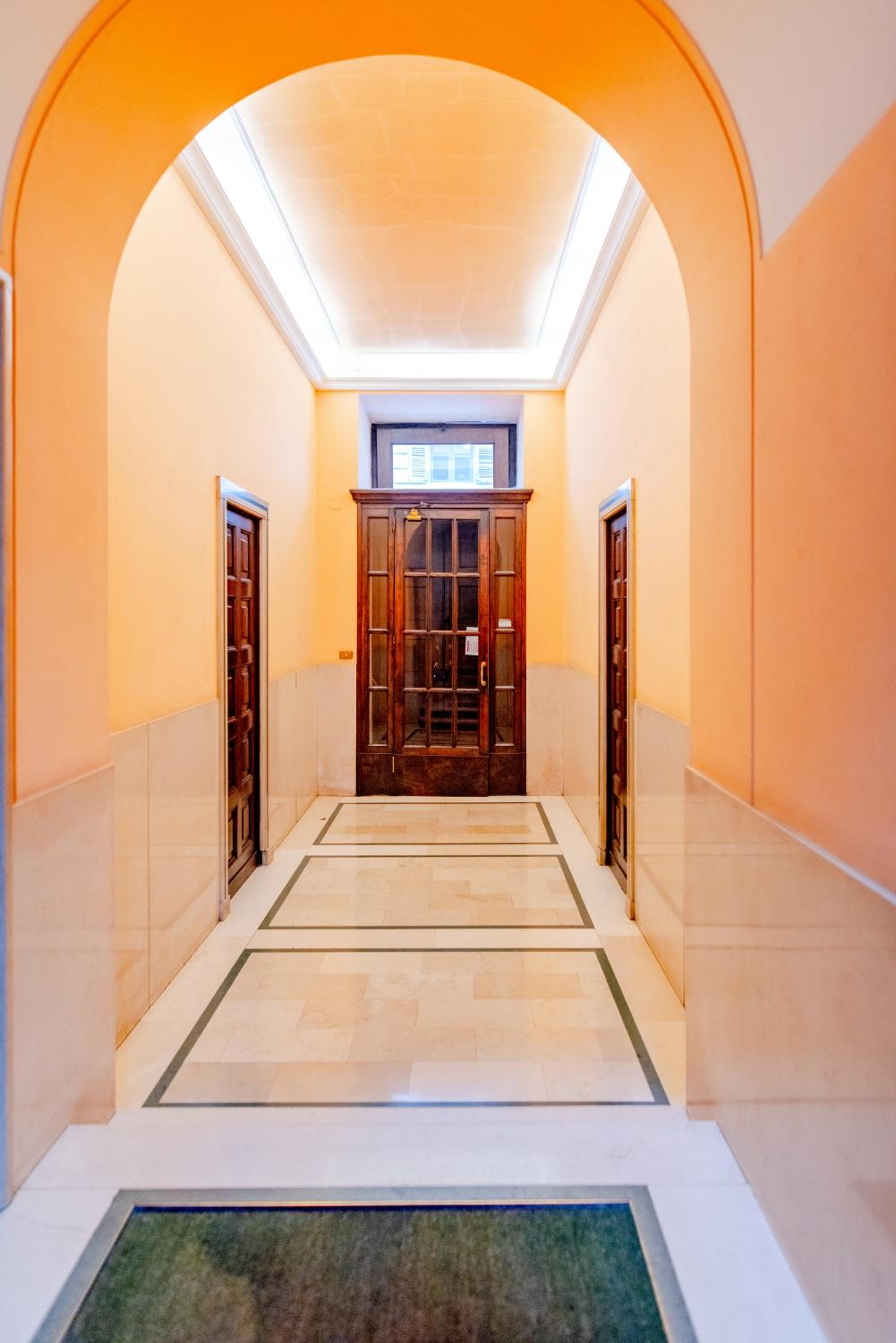 Centro, 2 bagni, 2 camere: La casa sui tetti view 2