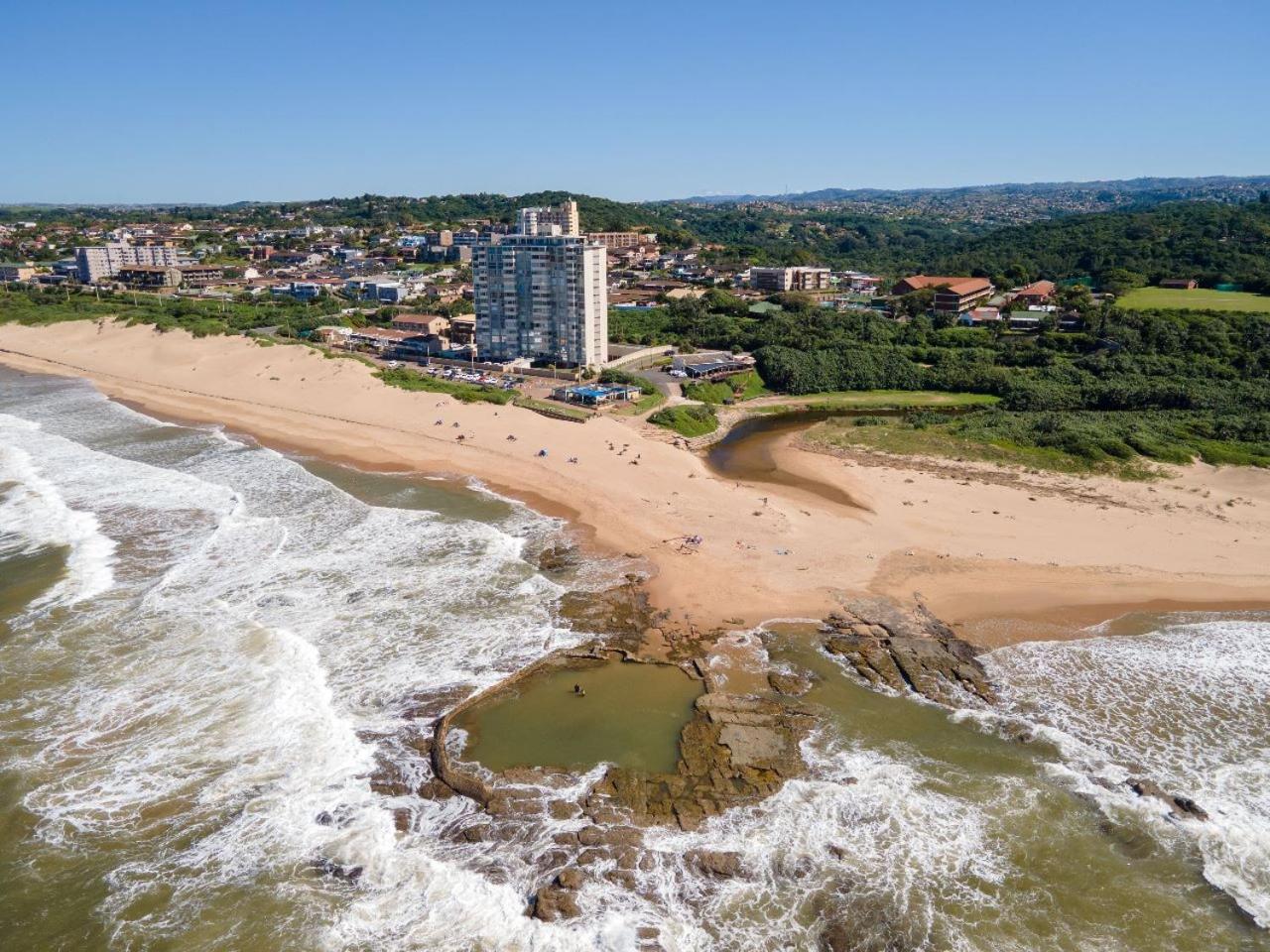 Penthouse ON the Beach - Live Like Royalty