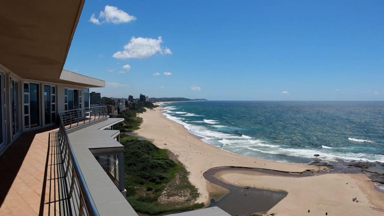 Penthouse ON the Beach - Live Like Royalty