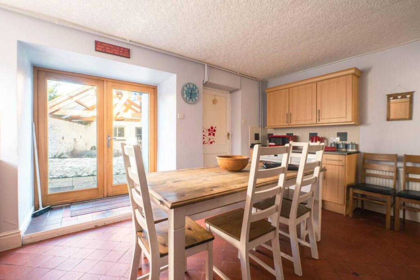Cosy Welsh Cottage in St Davids Centre with Garden view 4