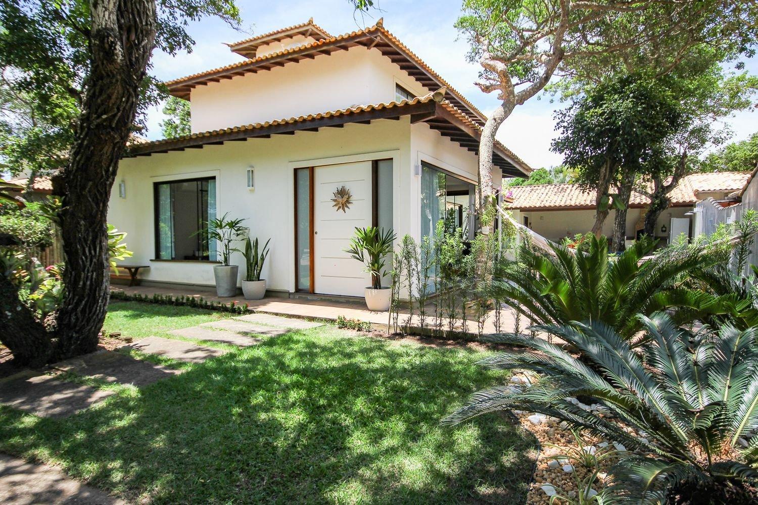 200 metros da praia! Casa alto padrão 5 suítes