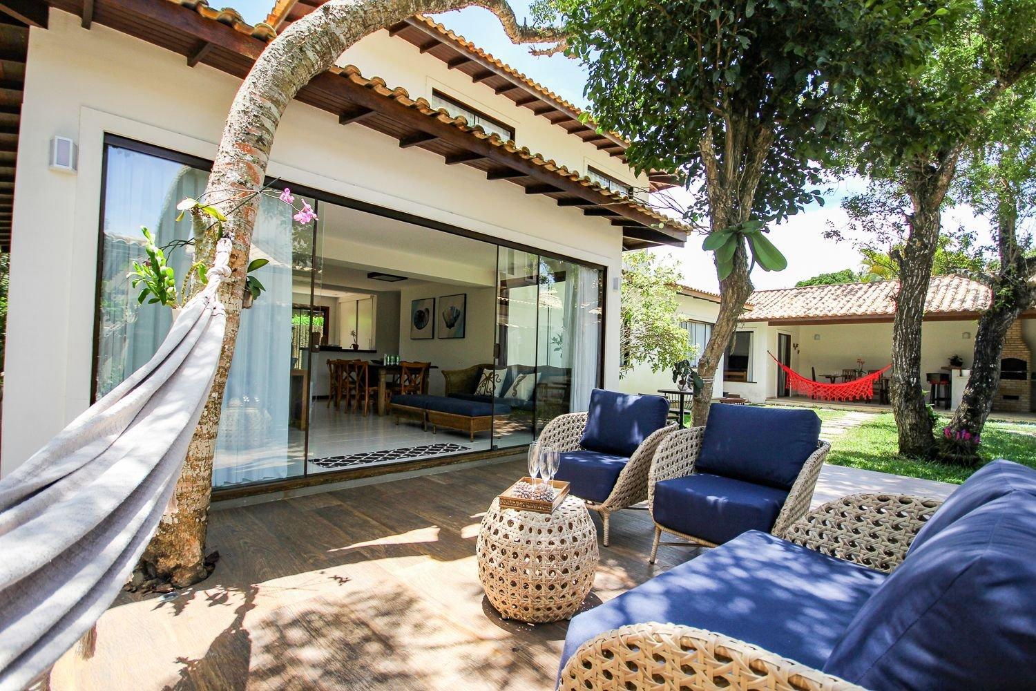 200 metros da praia! Casa alto padrão 5 suítes