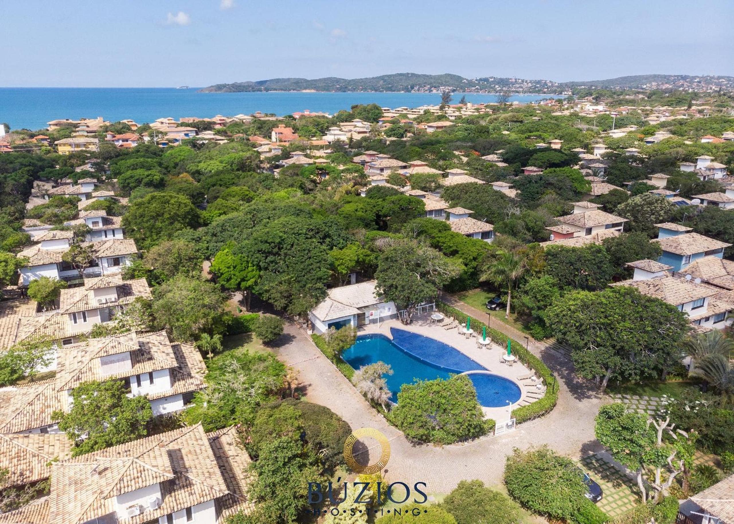 200 metros da praia! Casa alto padrão 5 suítes