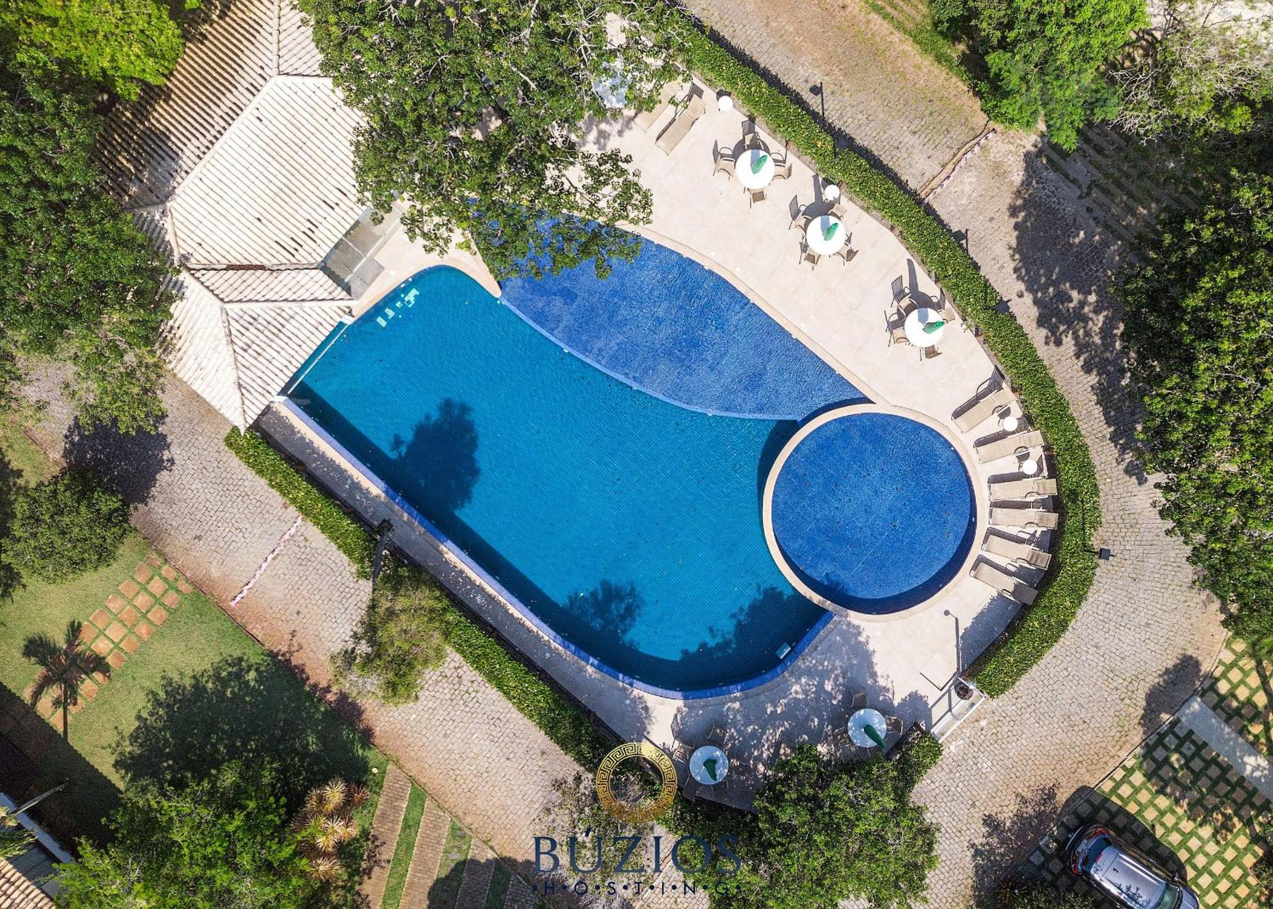 200 metros da praia! Casa alto padrão 5 suítes