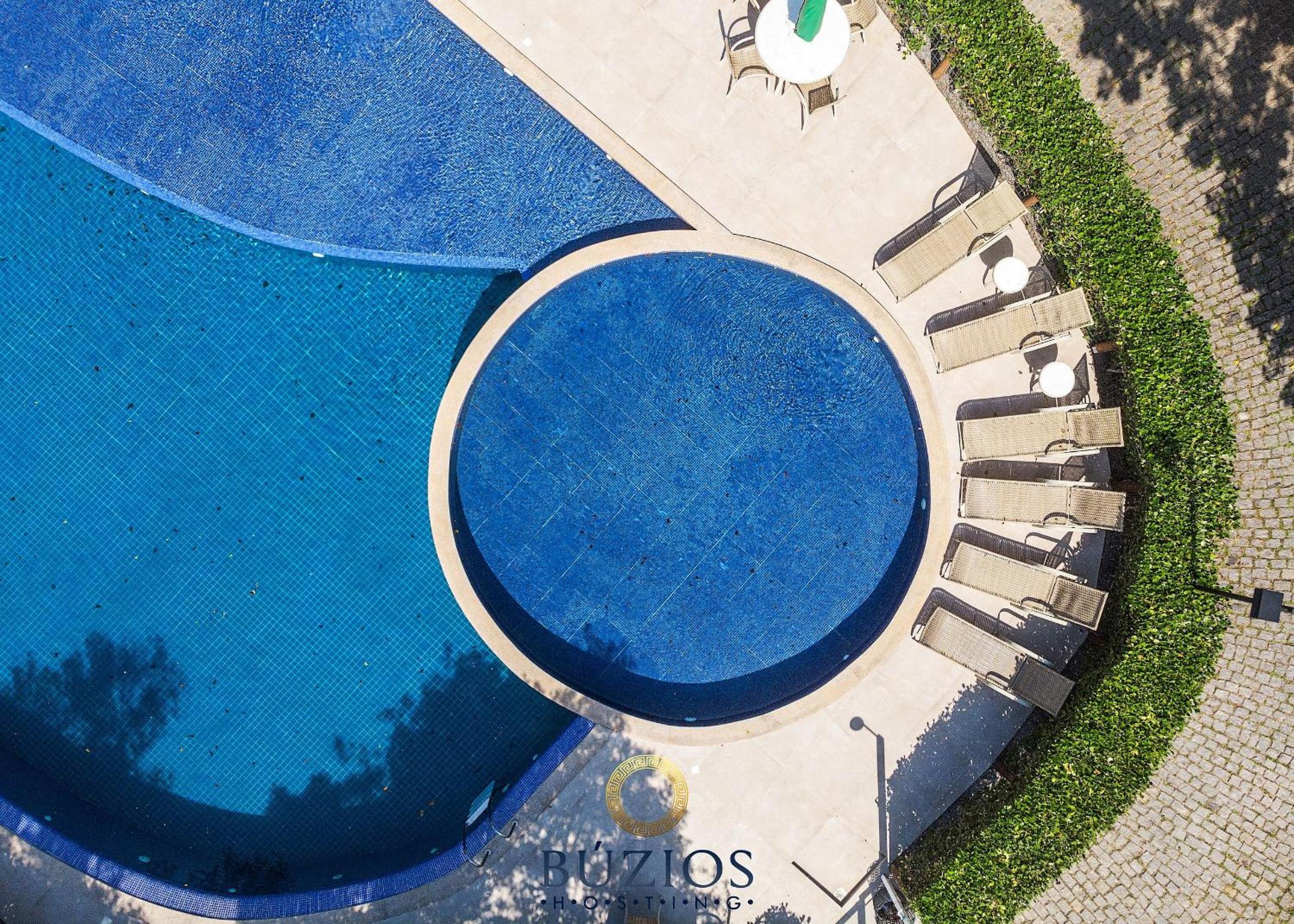 200 metros da praia! Casa alto padrão 5 suítes