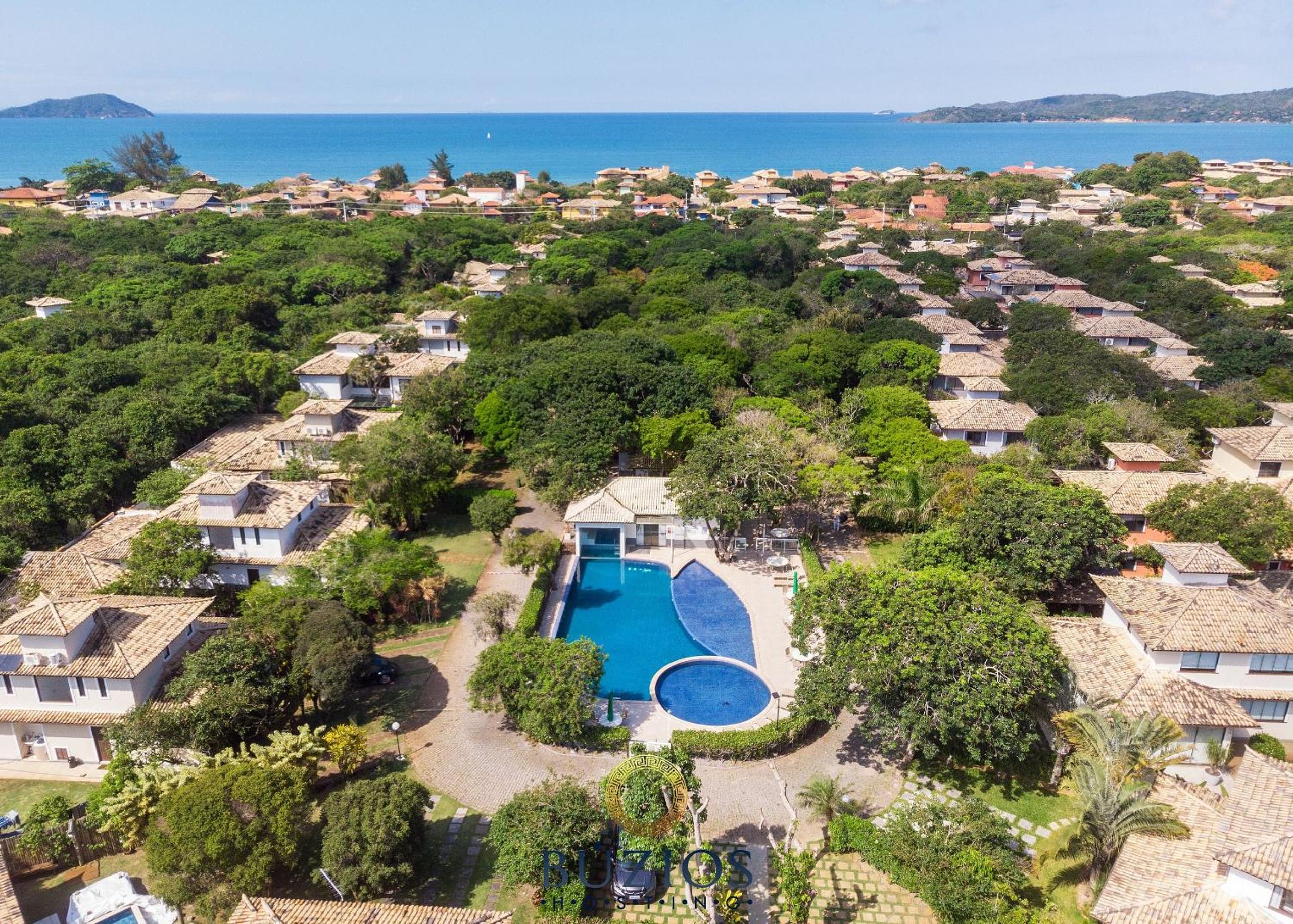 200 metros da praia! Casa alto padrão 5 suítes