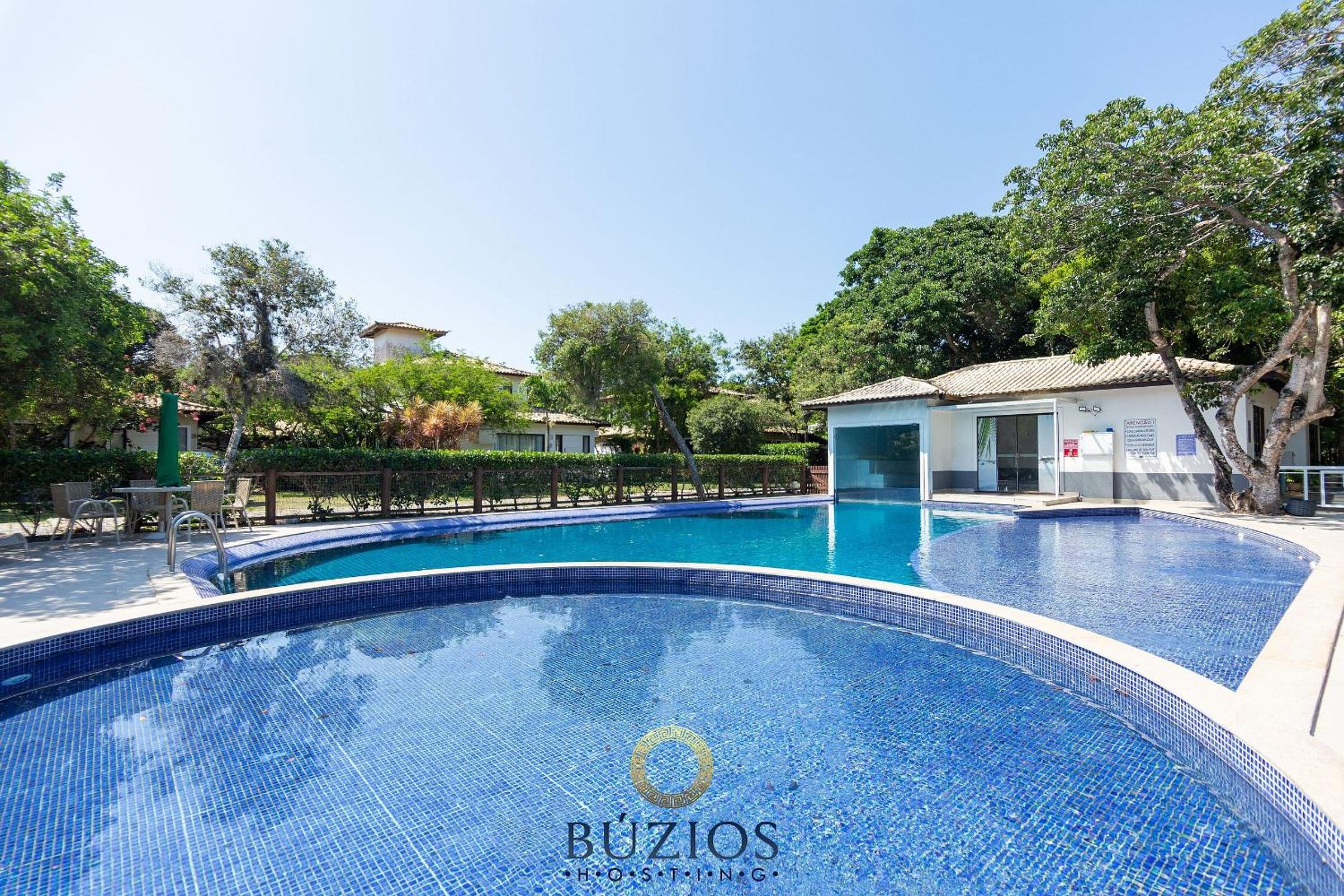 200 metros da praia! Casa alto padrão 5 suítes