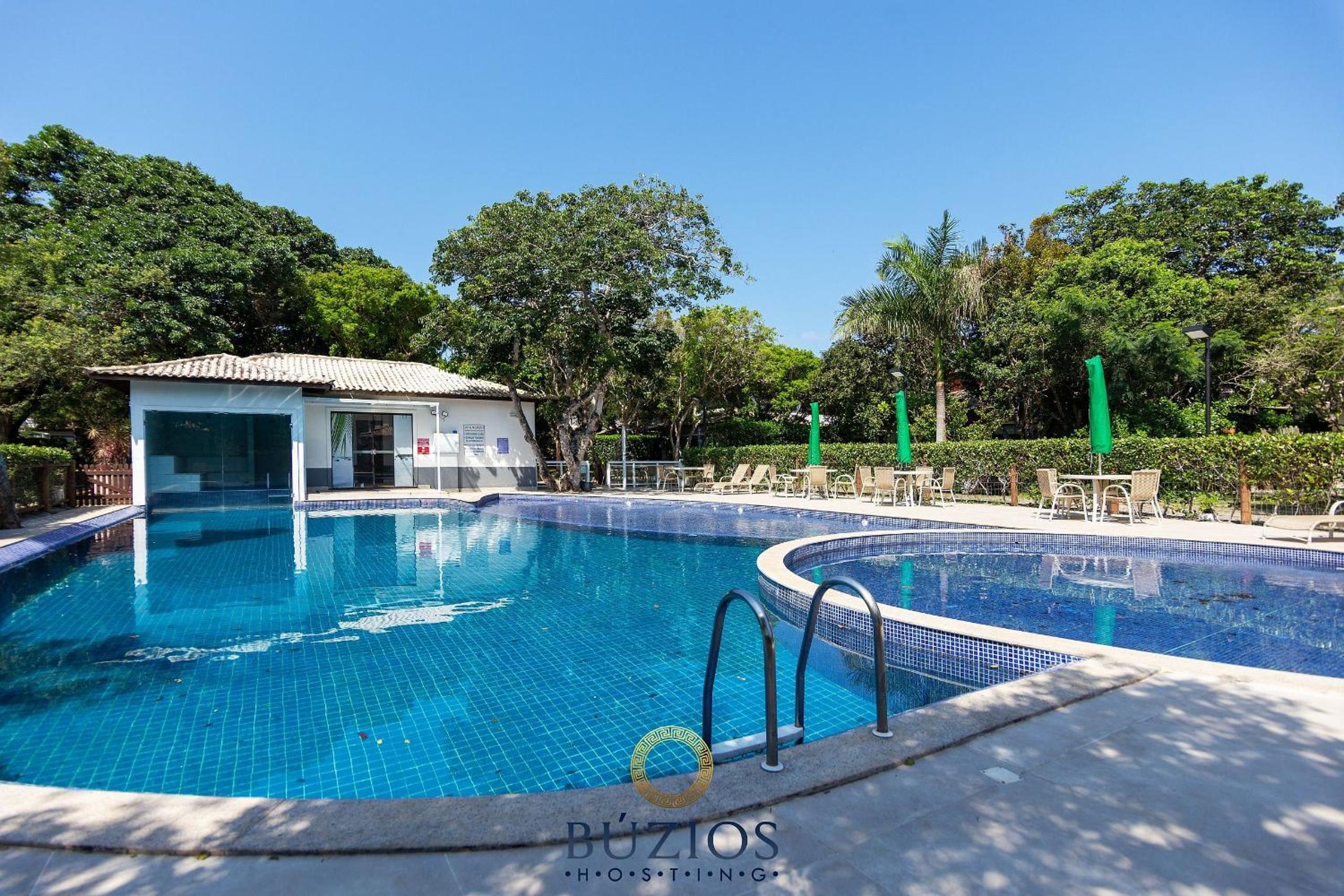 200 metros da praia! Casa alto padrão 5 suítes