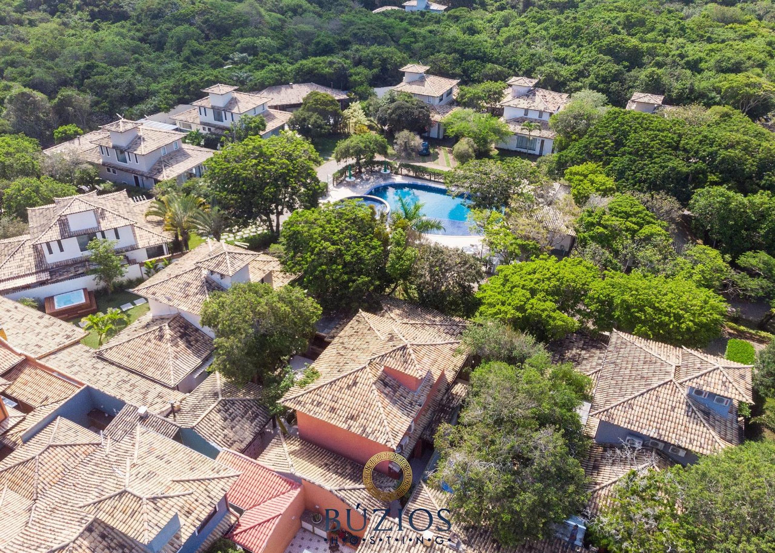 200 metros da praia! Casa alto padrão 5 suítes