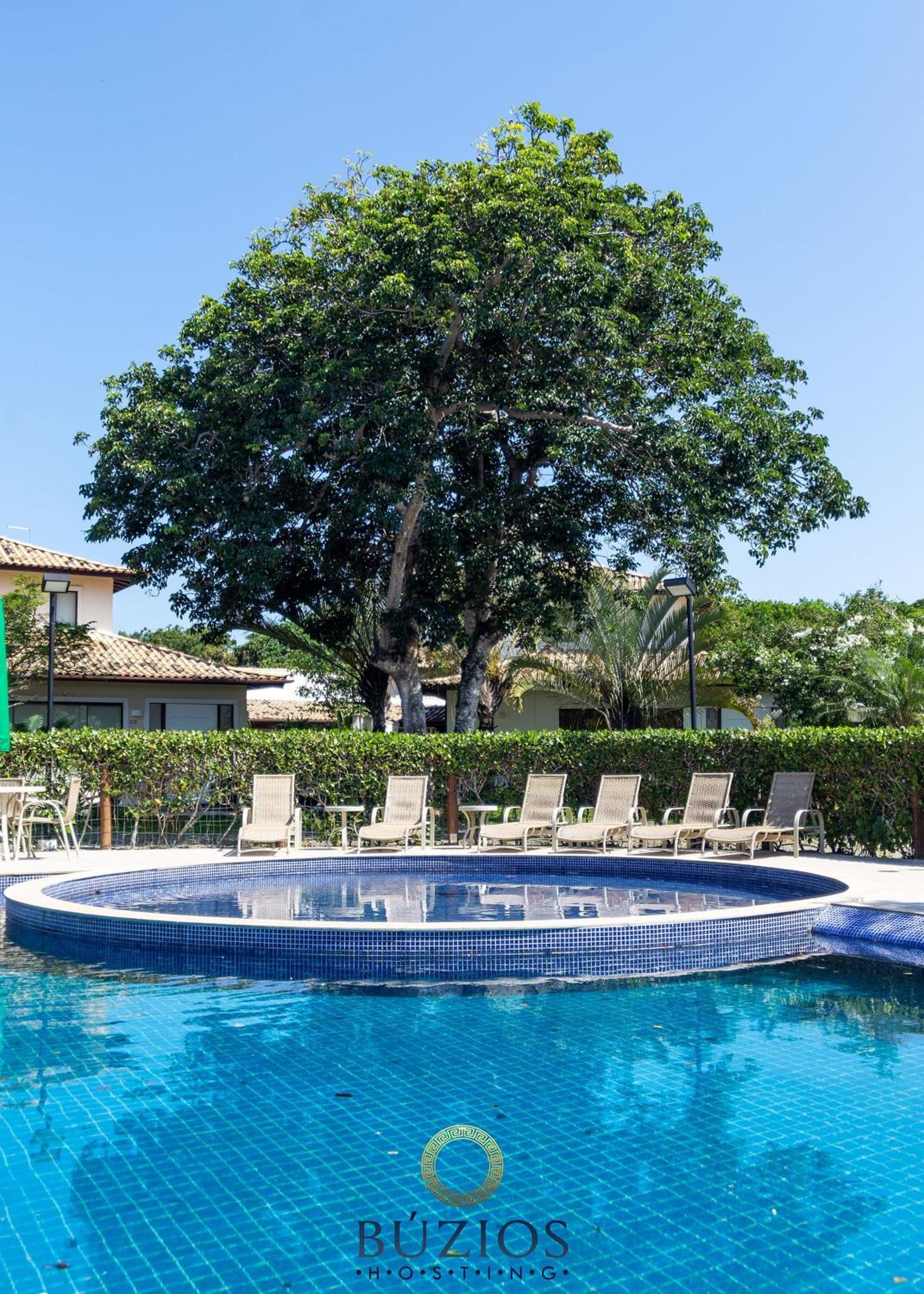 200 metros da praia! Casa alto padrão 5 suítes