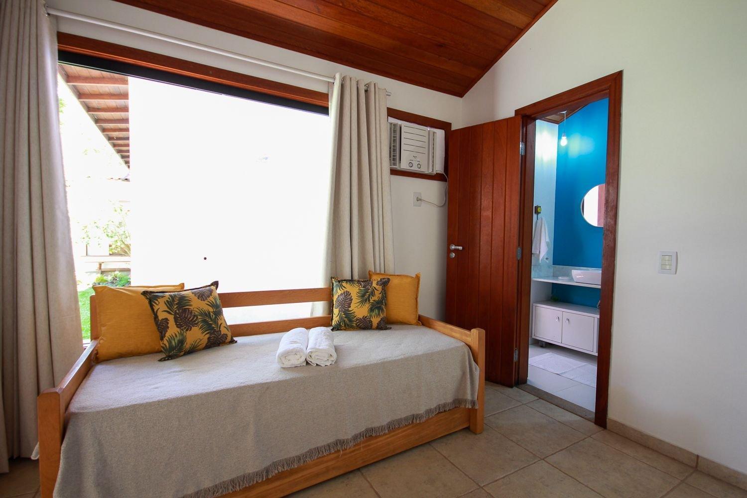 200 metros da praia! Casa alto padrão 5 suítes