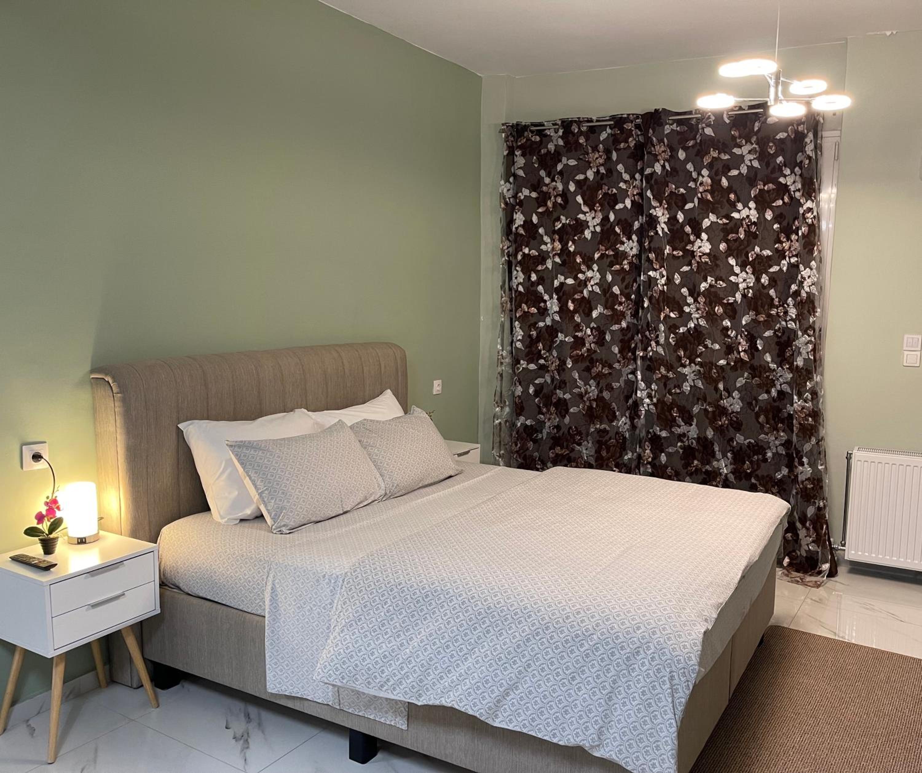 Acropolis Modern Apartments free parking,free pet hosting,Netflix