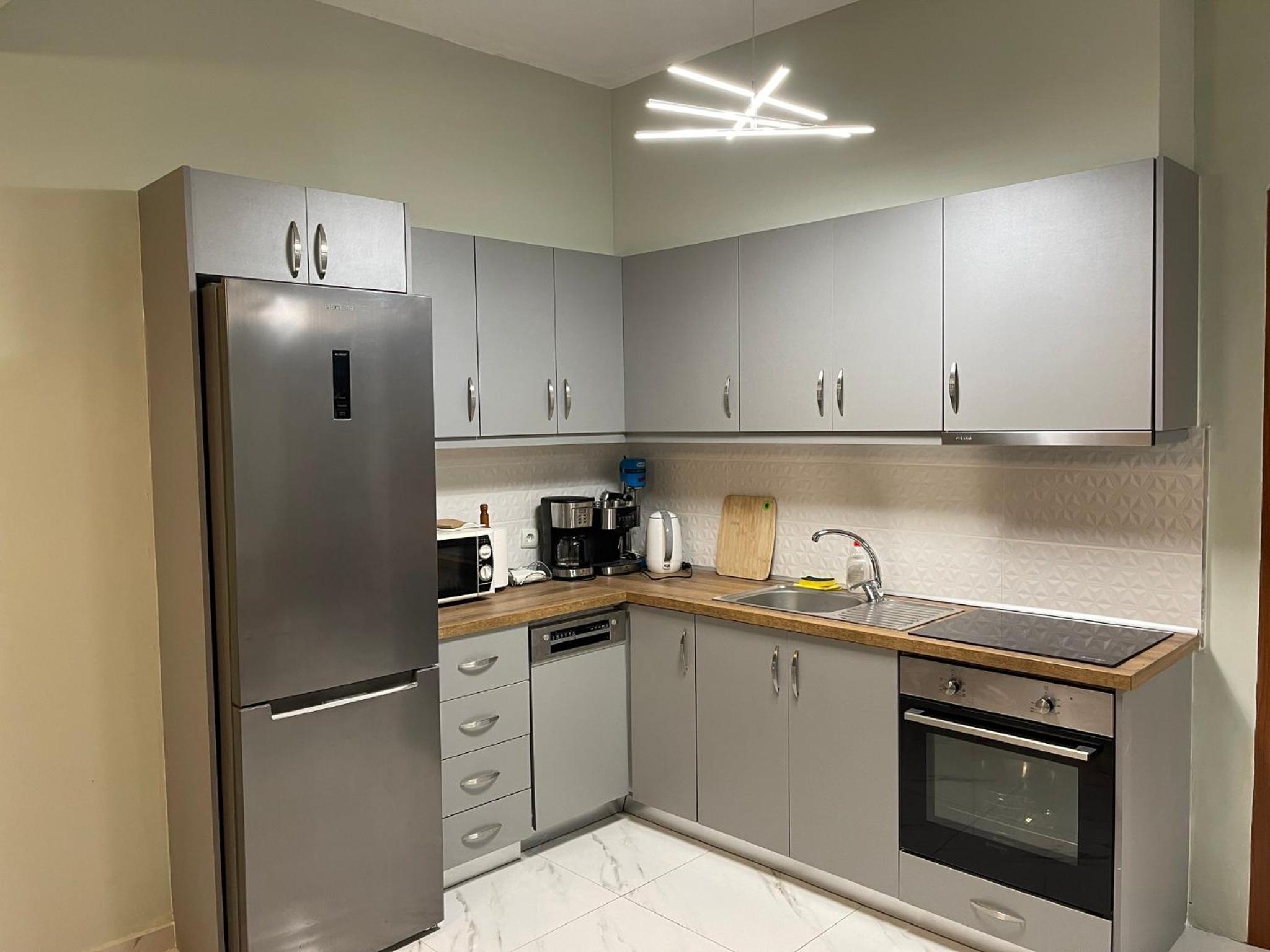 Acropolis Modern Apartments free parking,free pet hosting,Netflix