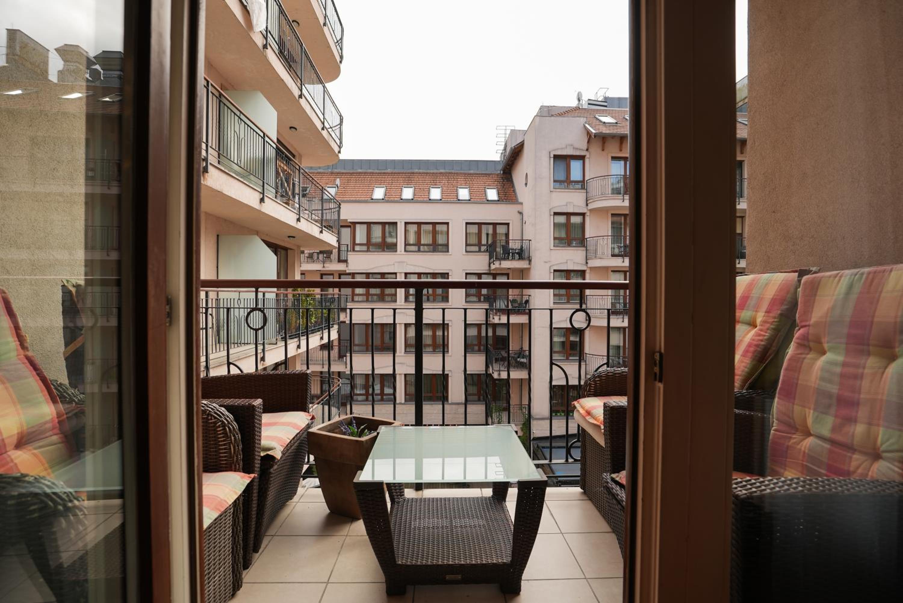 Holló 12 Apartment view 3
