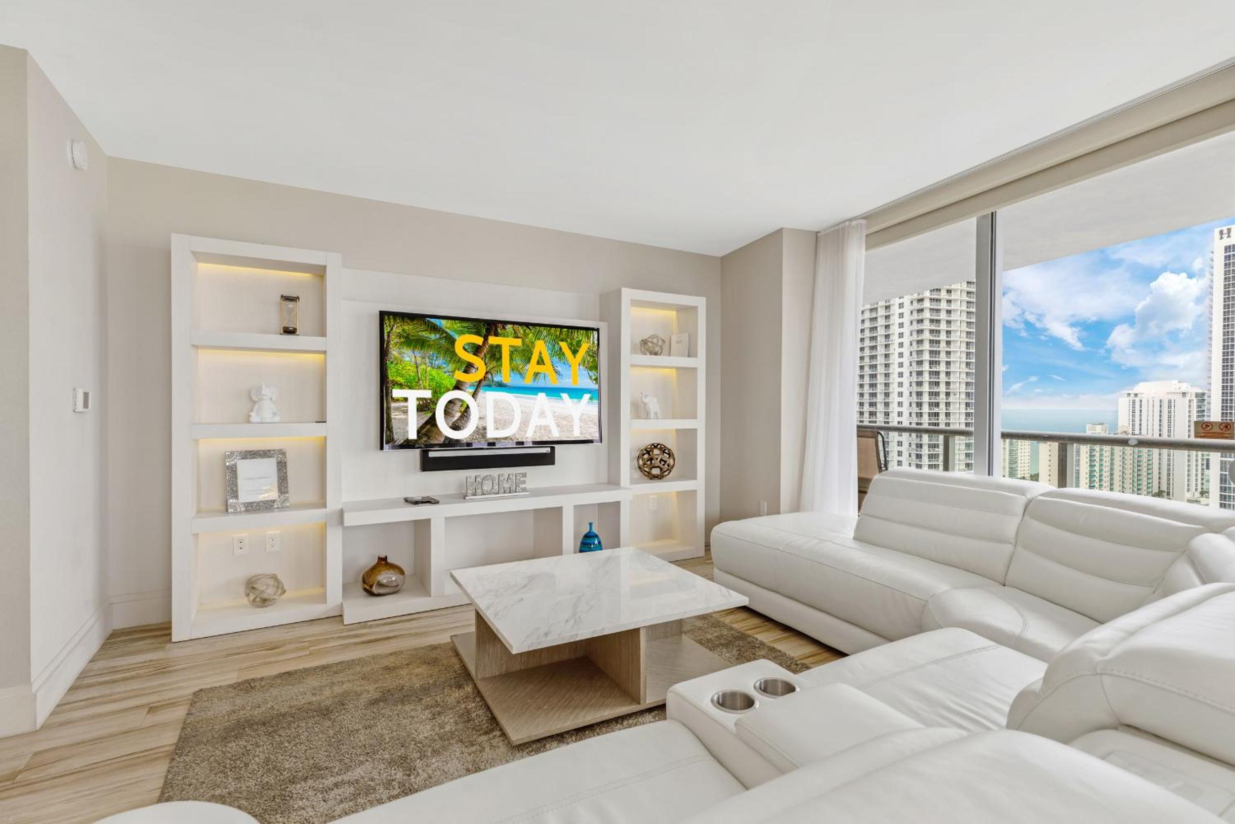 Spacious VIP Penthouse with Ocean & Intracoastal Views, Private Entry, Resort Amenities - 25 min to FIFA! view 3