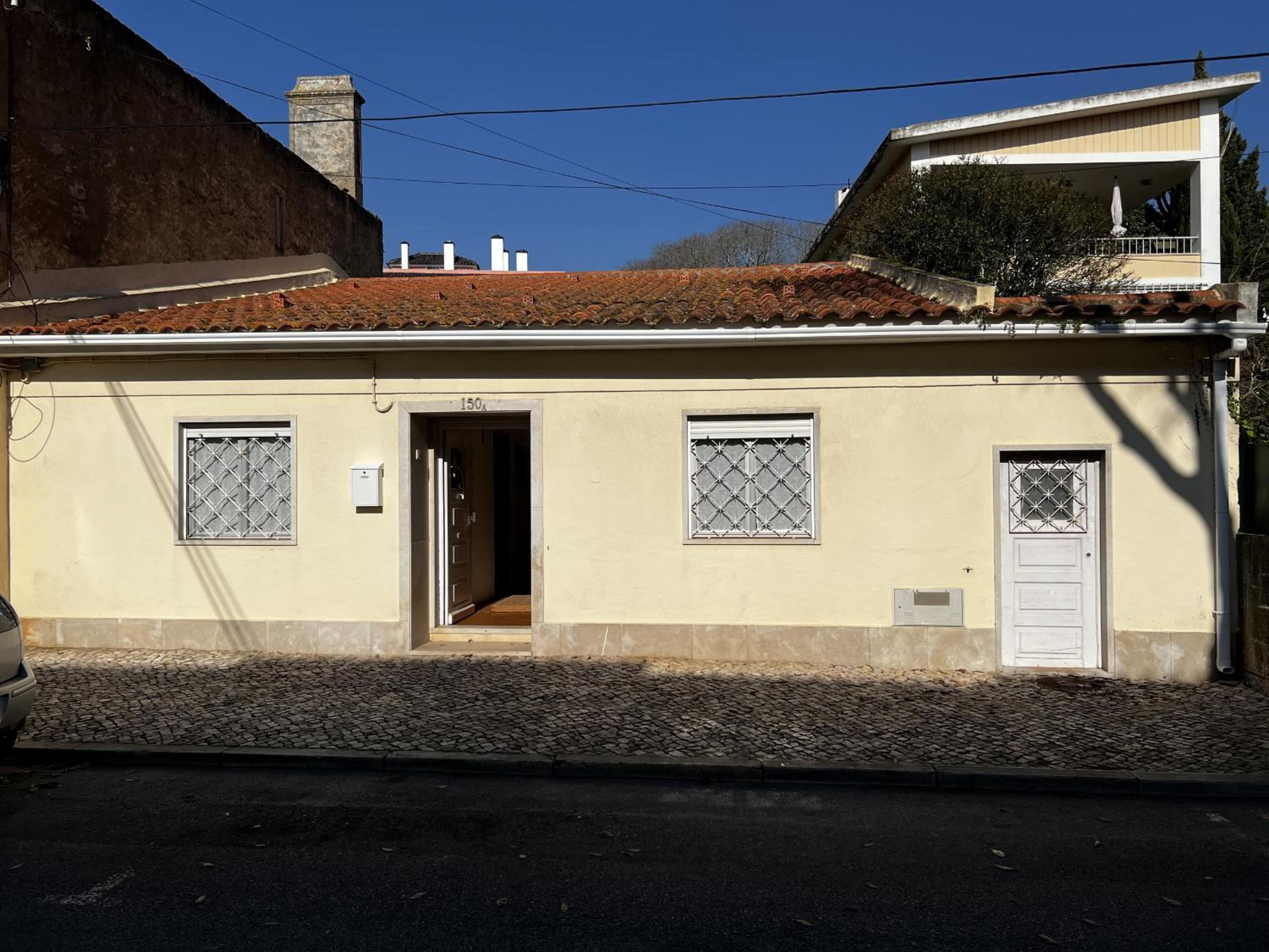Cascais center House with garden