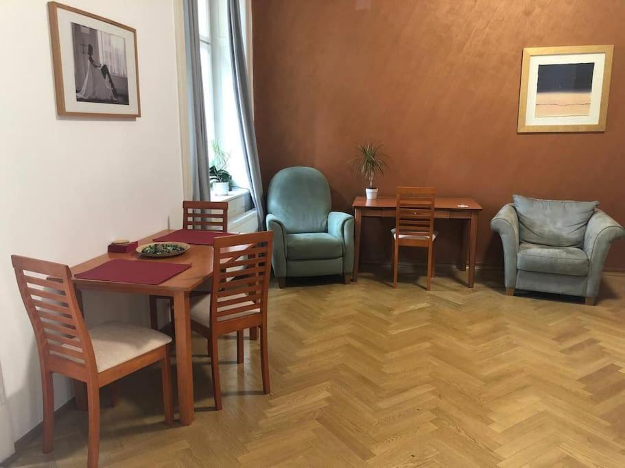 Exclusive Unique Apartment - Prague Central