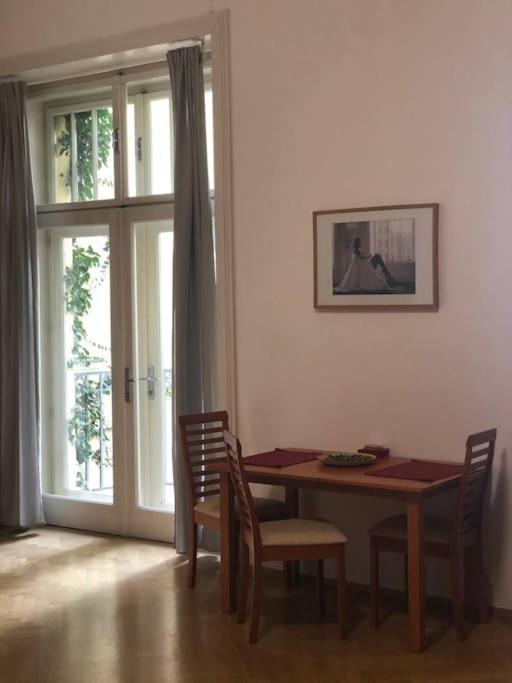 Exclusive Unique Apartment - Prague Central