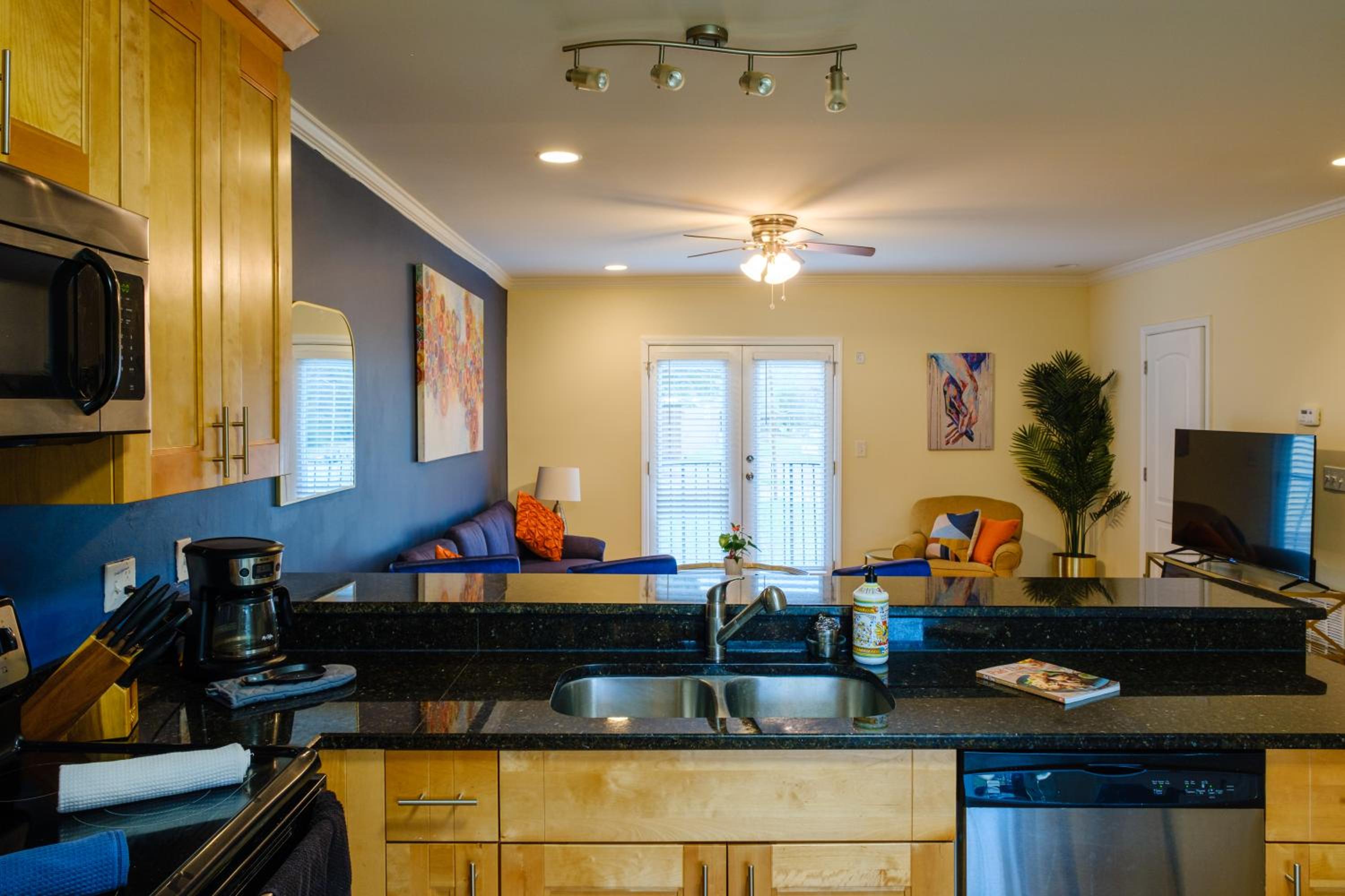 Amazing ATL downtown houses - minutes walk to bars, food and transport!
