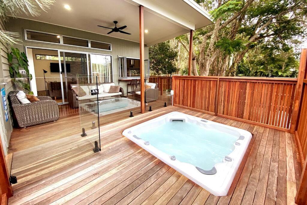 Beach House with spa among the trees Coolum Beach
