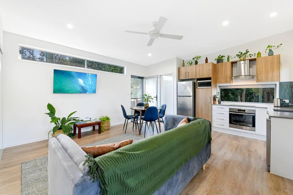 Beach House with spa among the trees Coolum Beach