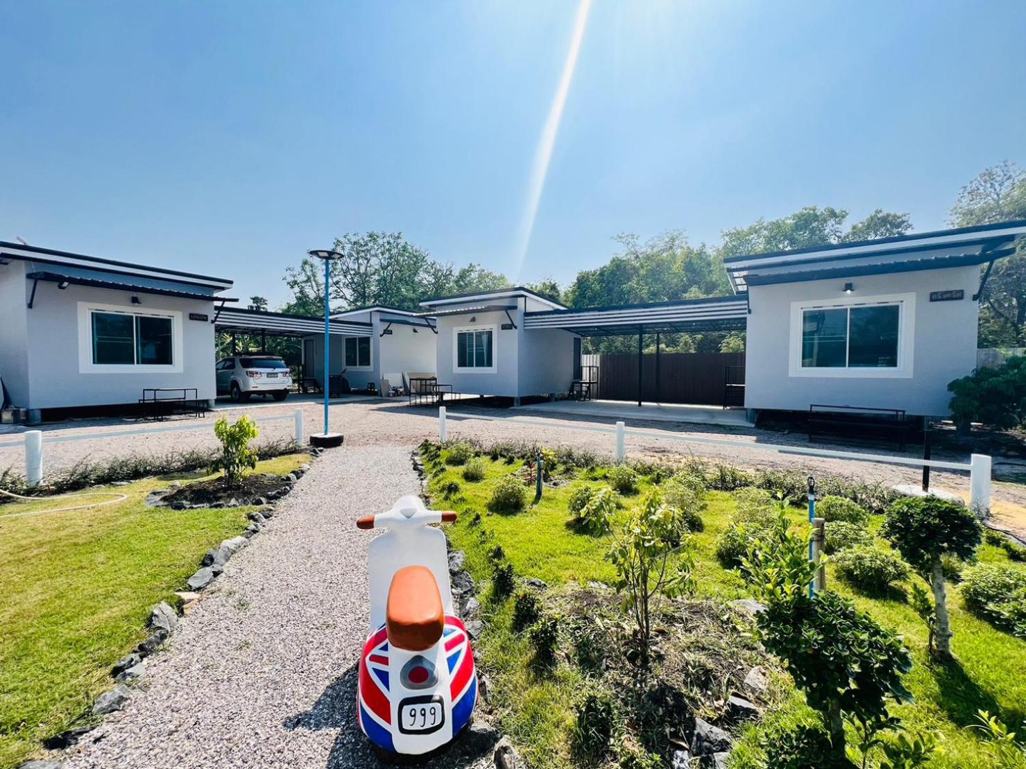 Baan Ruay Suk Resort, Lopburi