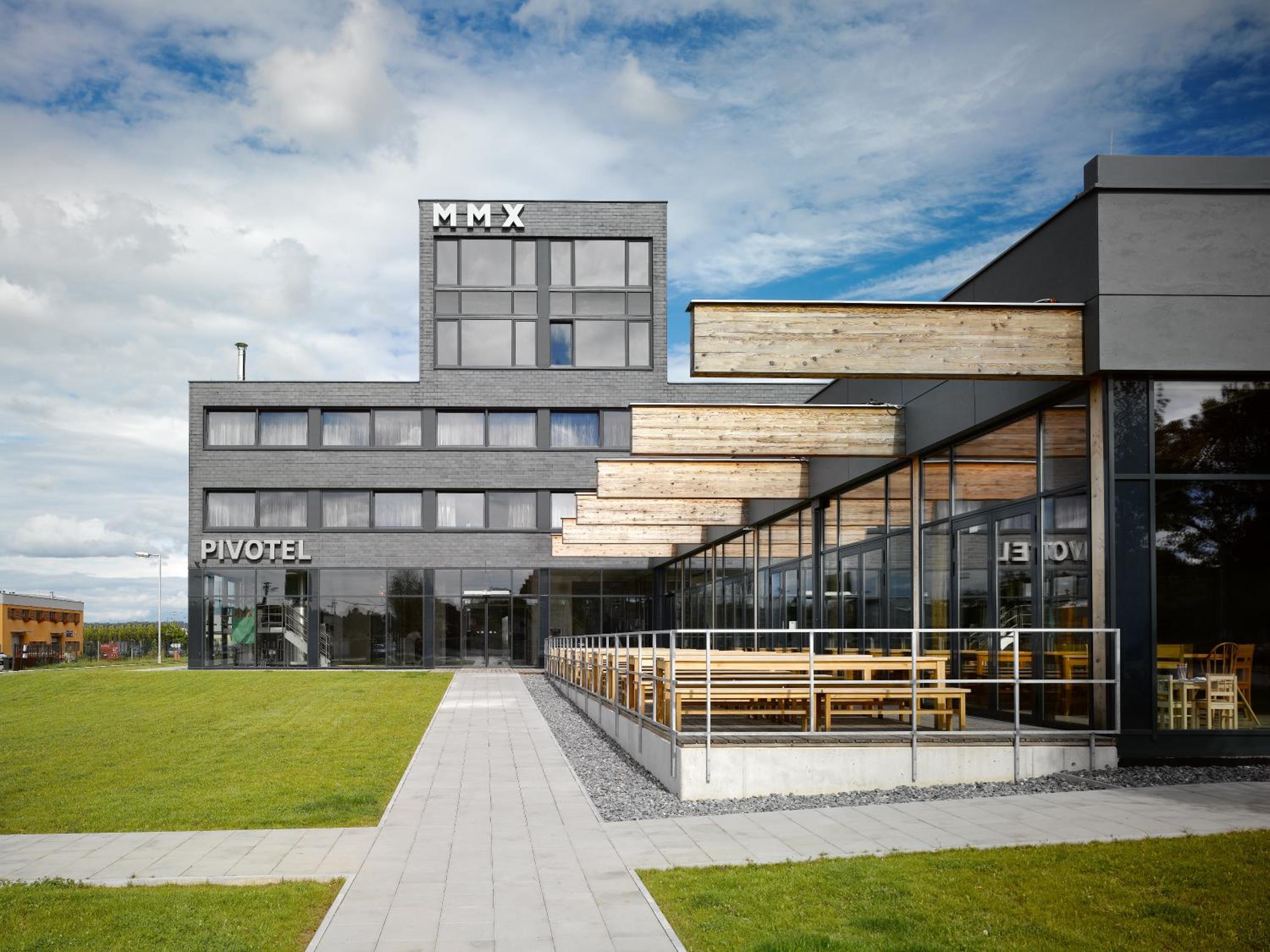 Hotel Pivotel MMX - Image 1